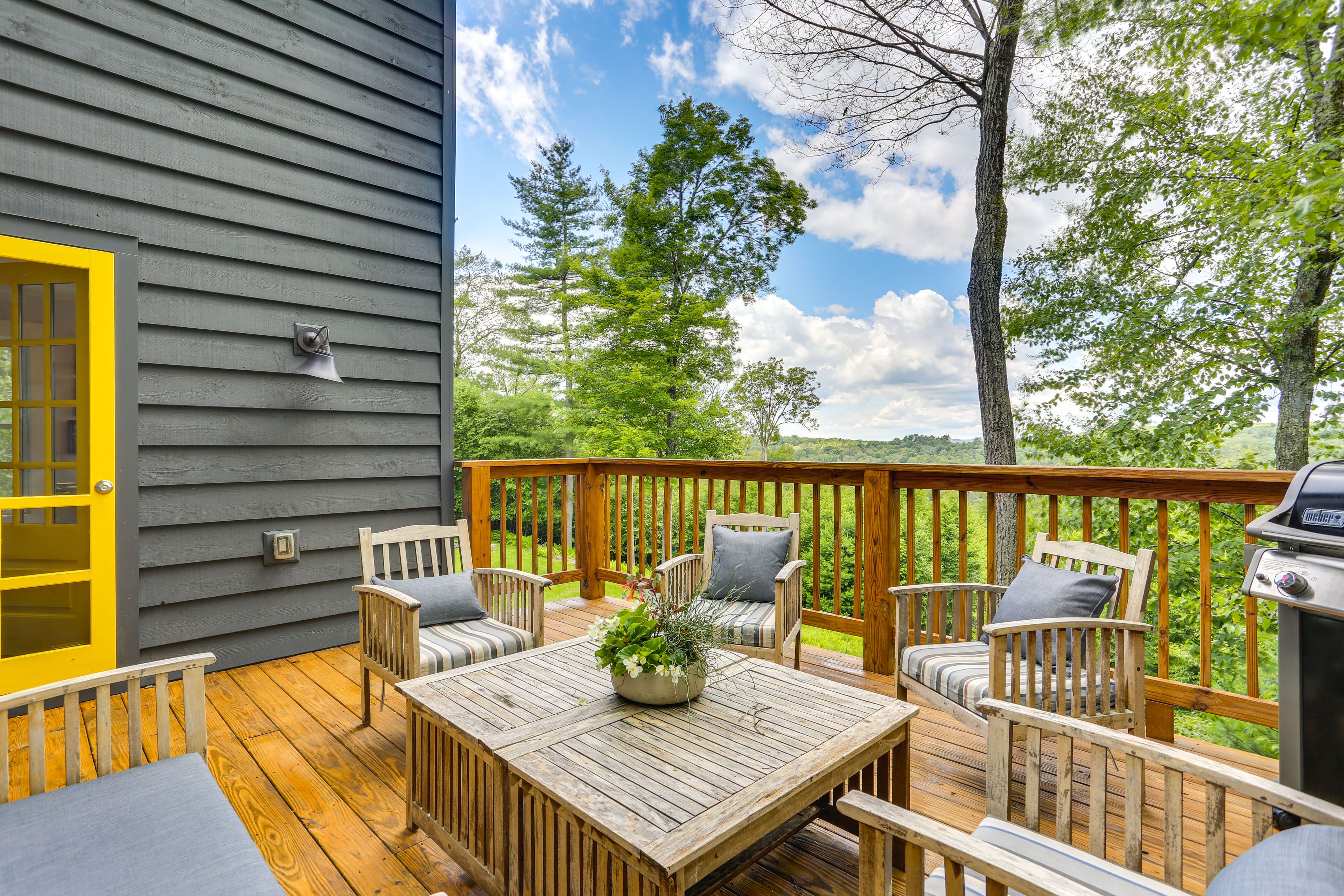 Furnished Deck
