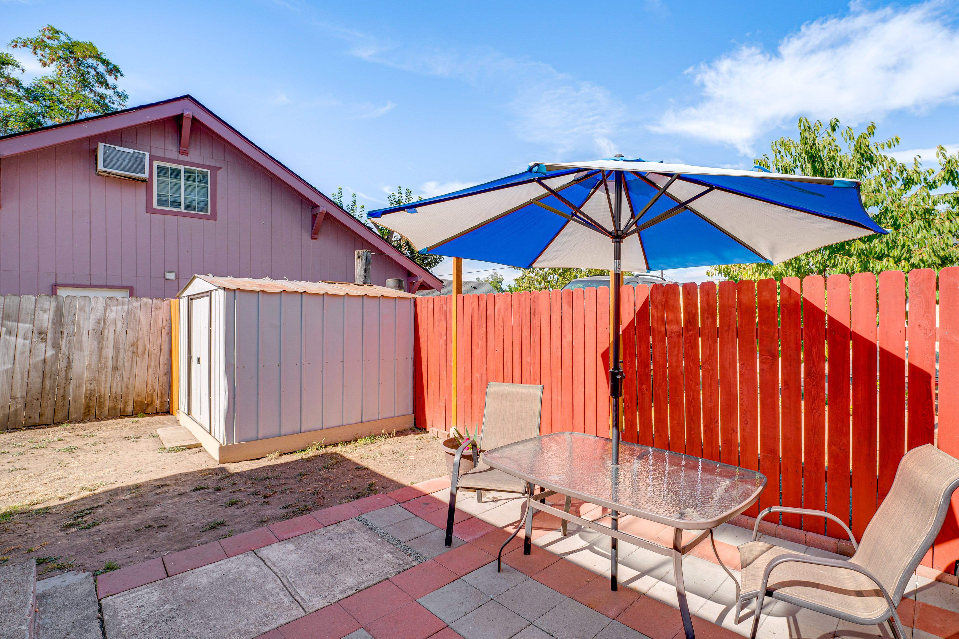 Back Patio | Outdoor Dining Area