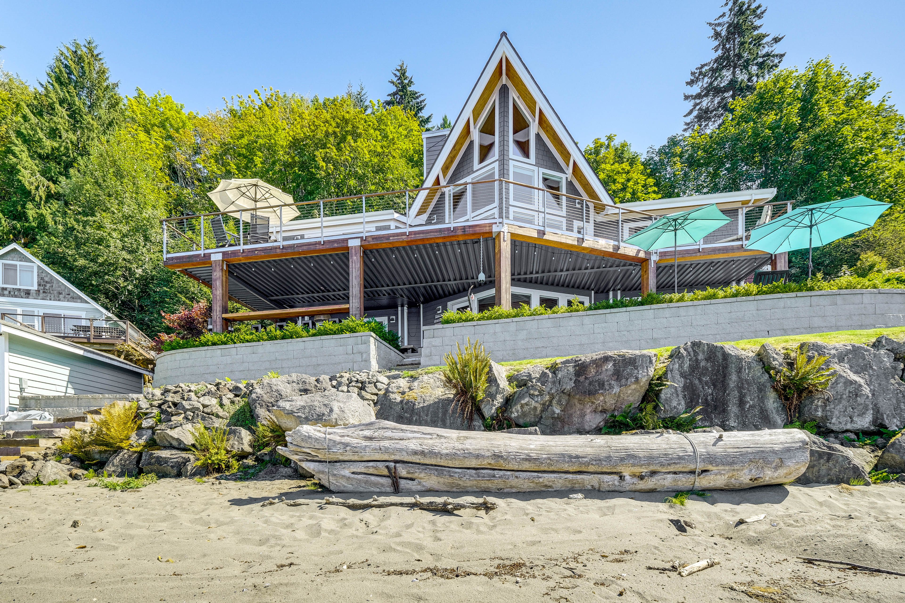 House Exterior | Private Beach | Beach Chairs | Bay Access