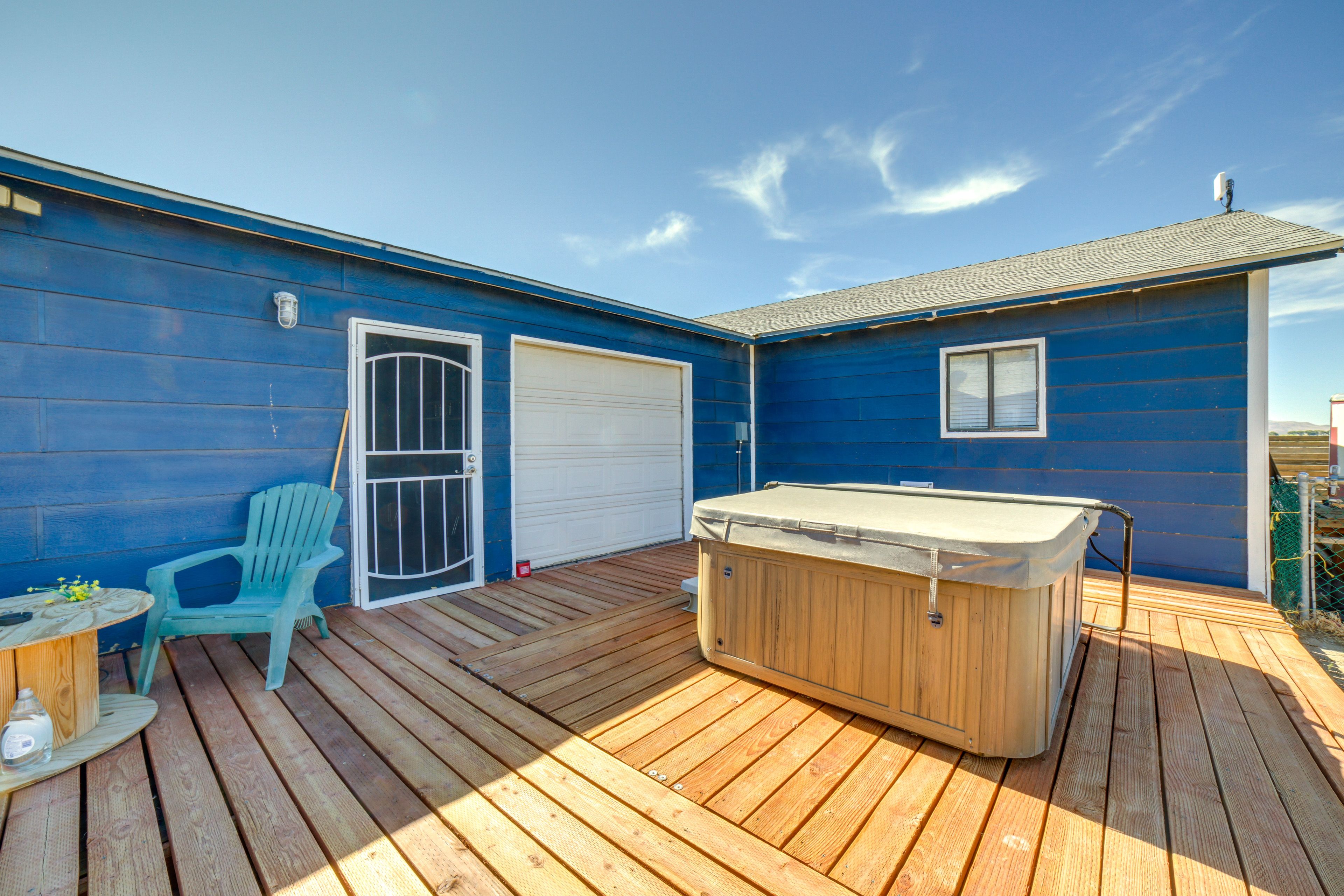 Community Amenities | Wraparound Deck | Hot Tub | Lounge Seating