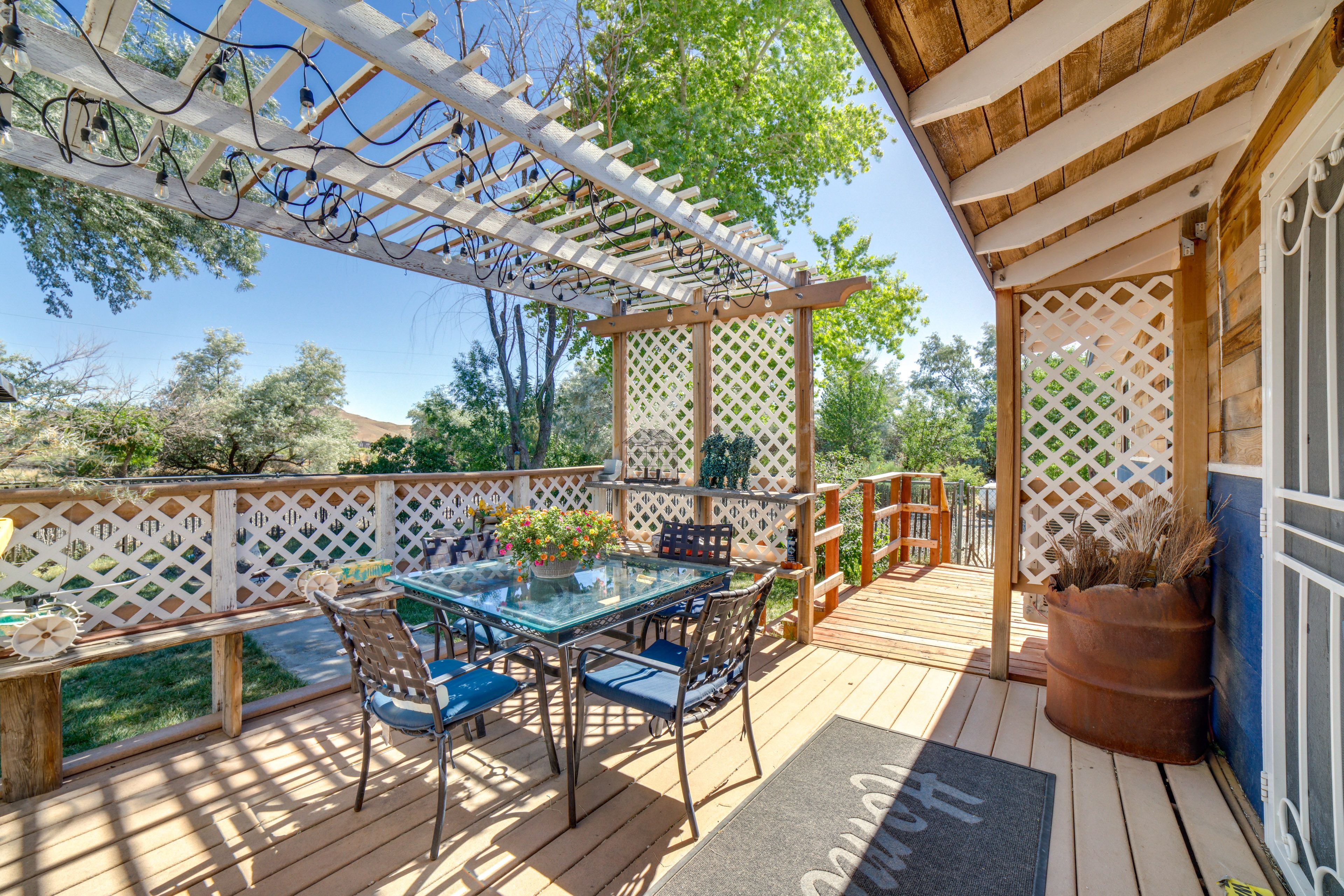 Community Amenities | Wraparound Deck | Outdoor Dining Area