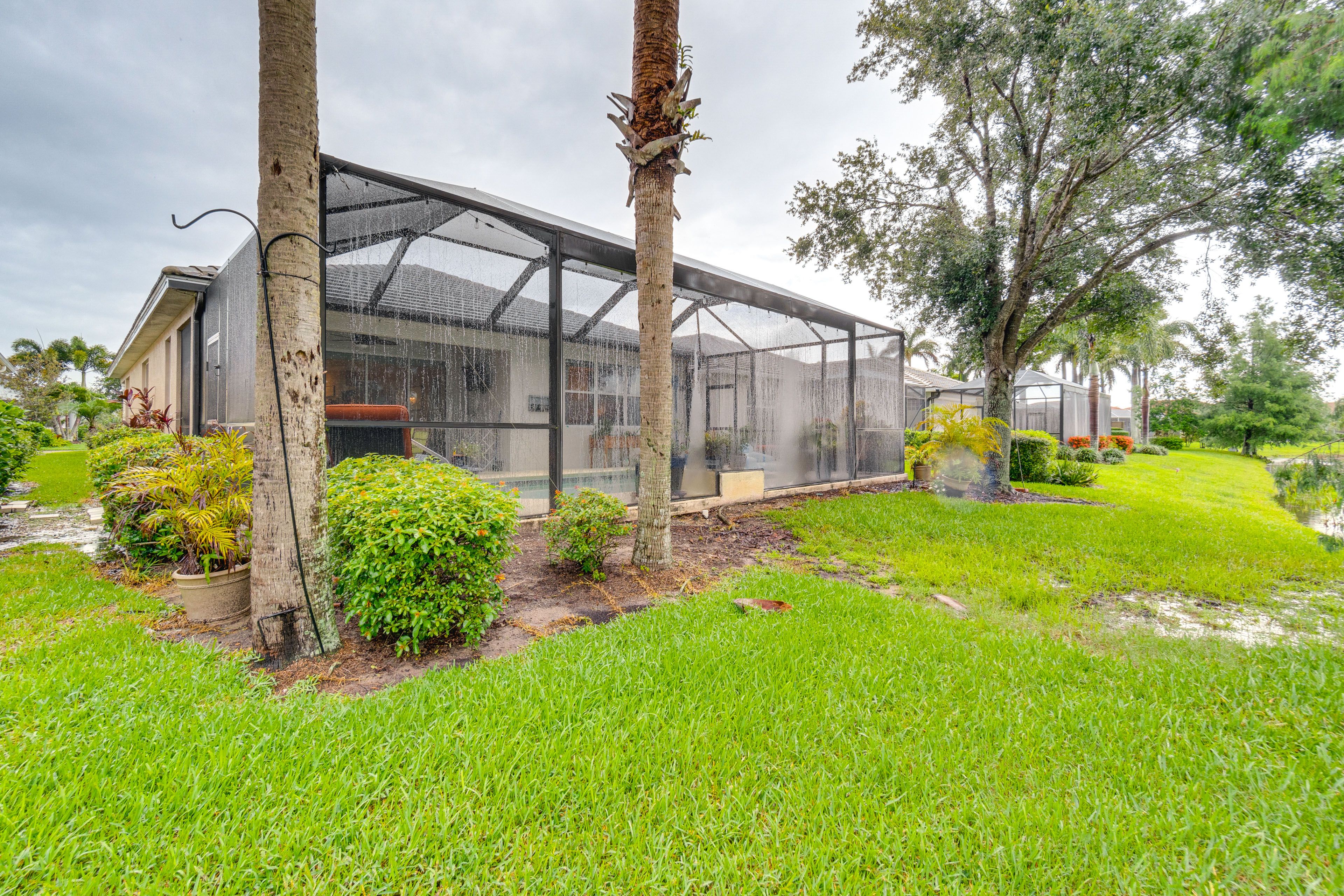 Private Backyard | Screened Lanai | Gorgeous Lake Views