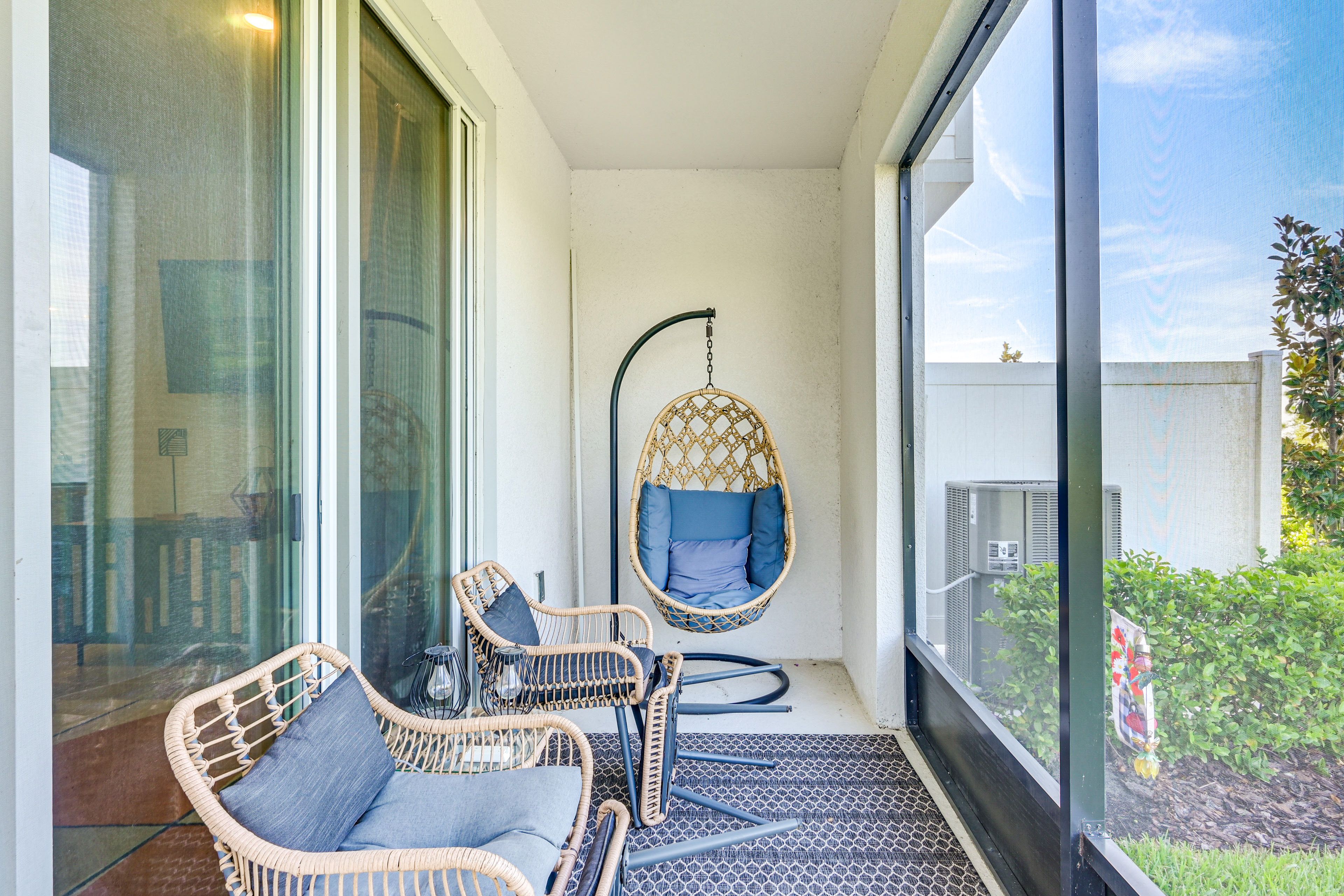 Screened Patio | 2-Story Townhome | Keyless Entry