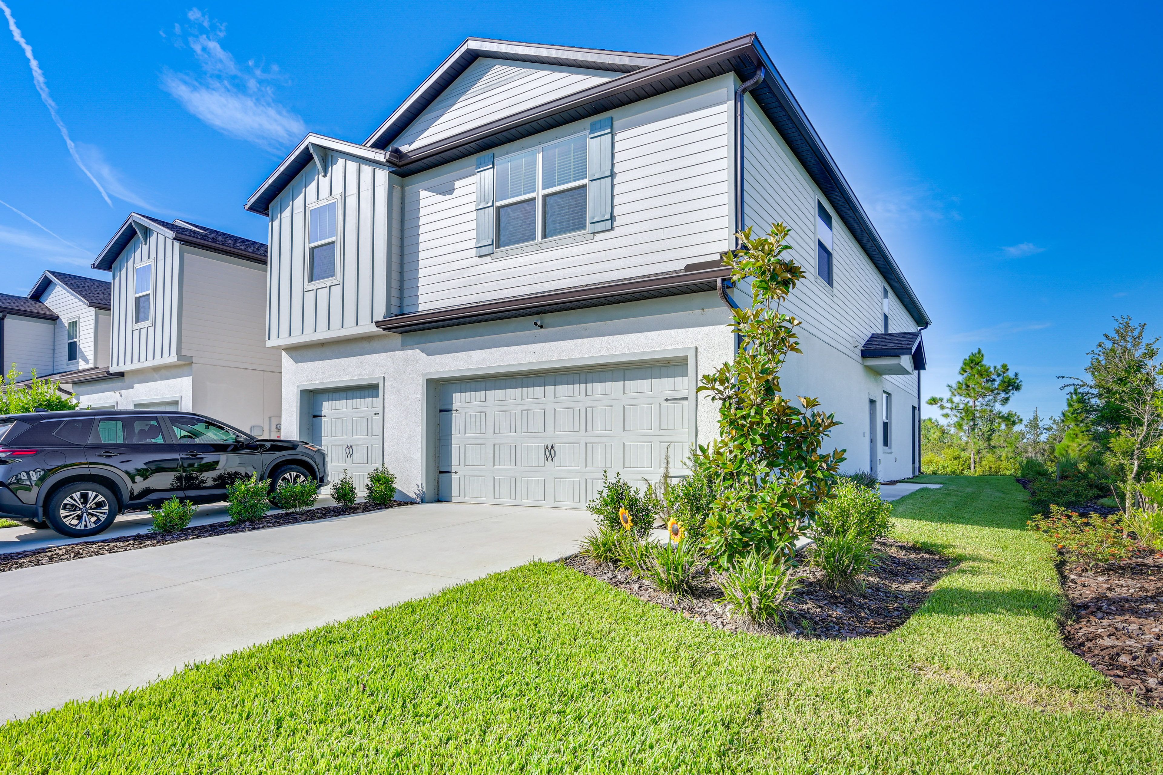 Townhome Exterior | Central A/C & Heating | Free WiFi
