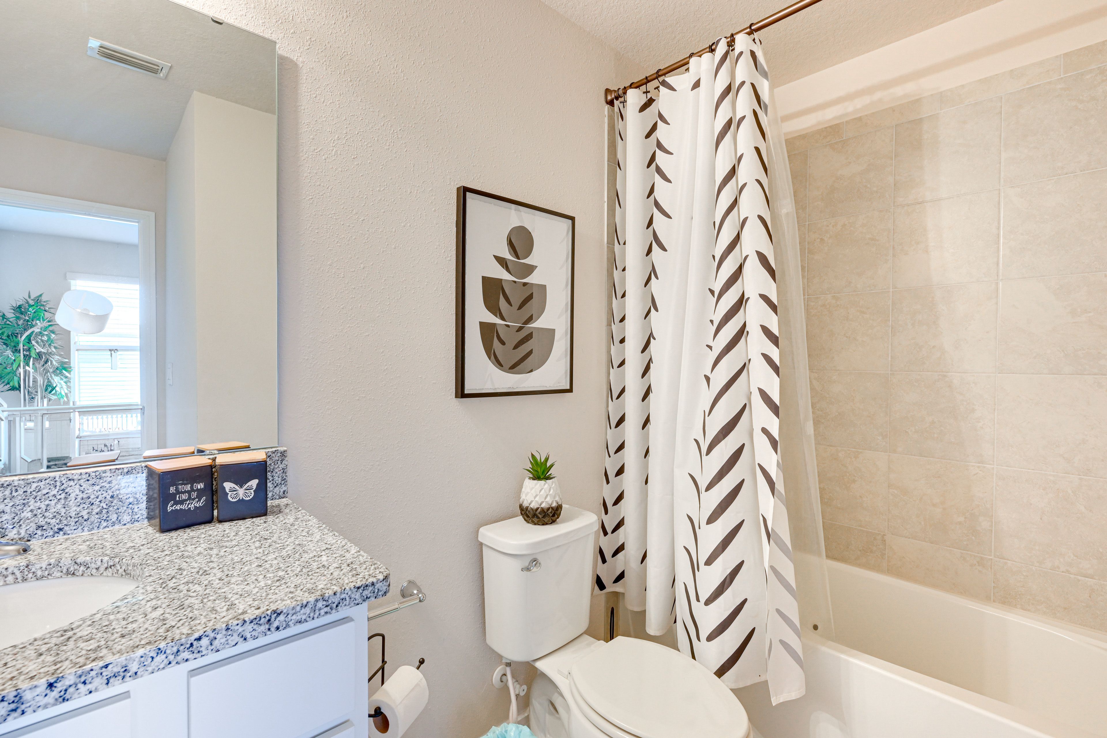 Full Bathroom | 2nd Floor