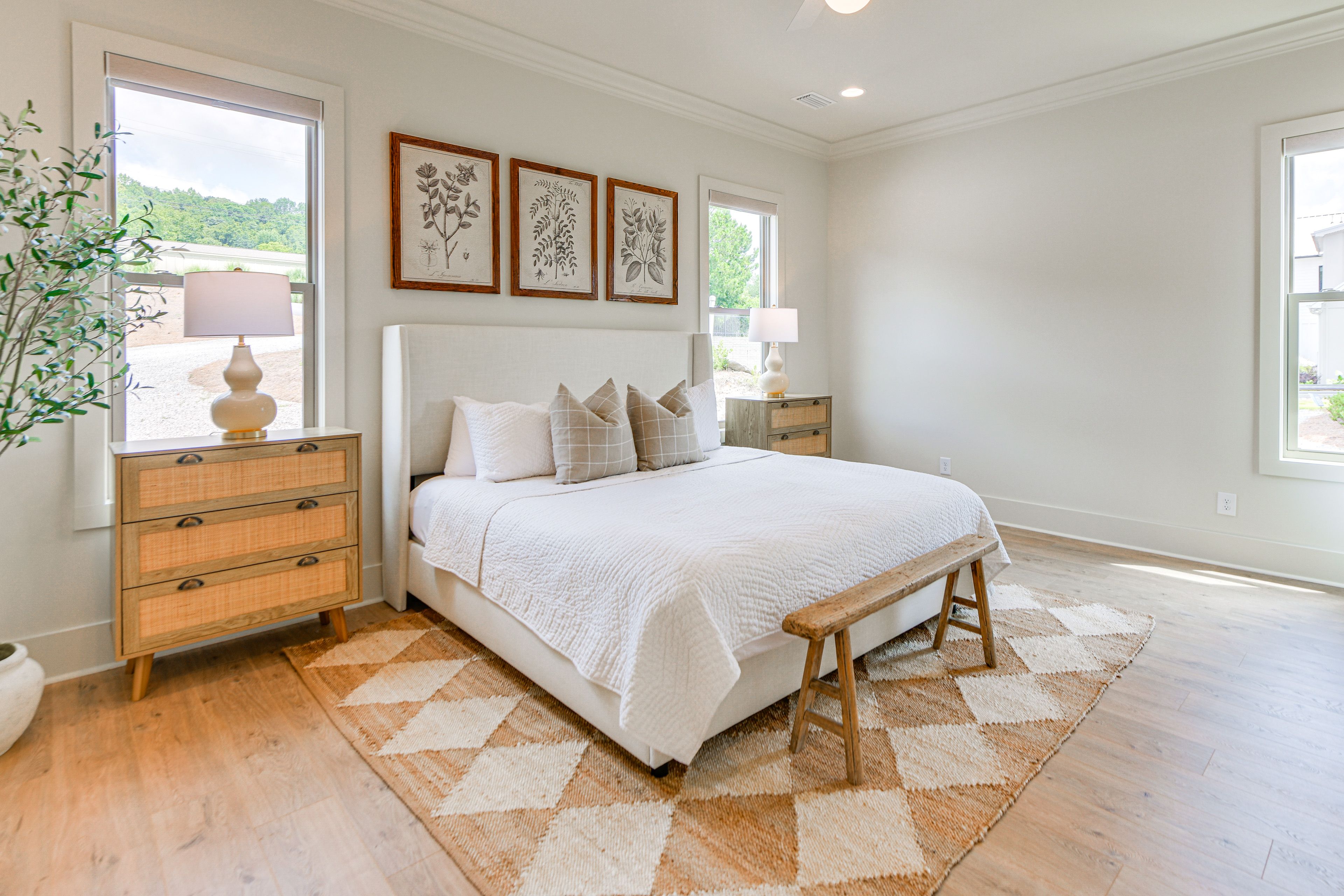 Bedroom 1 | King Bed | En-Suite Bathroom | 1st Floor