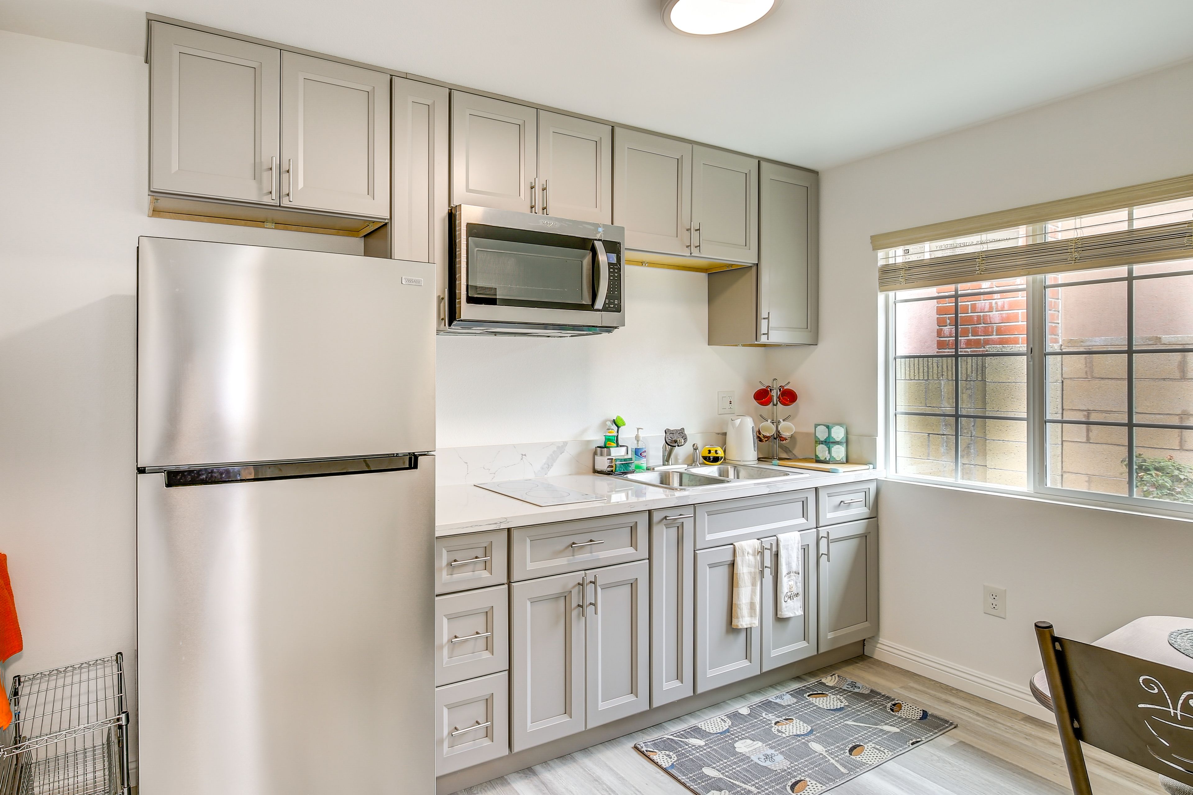 Kitchenette | 2-Burner Stovetop | Drip Coffee Pot (Coffee Provided)