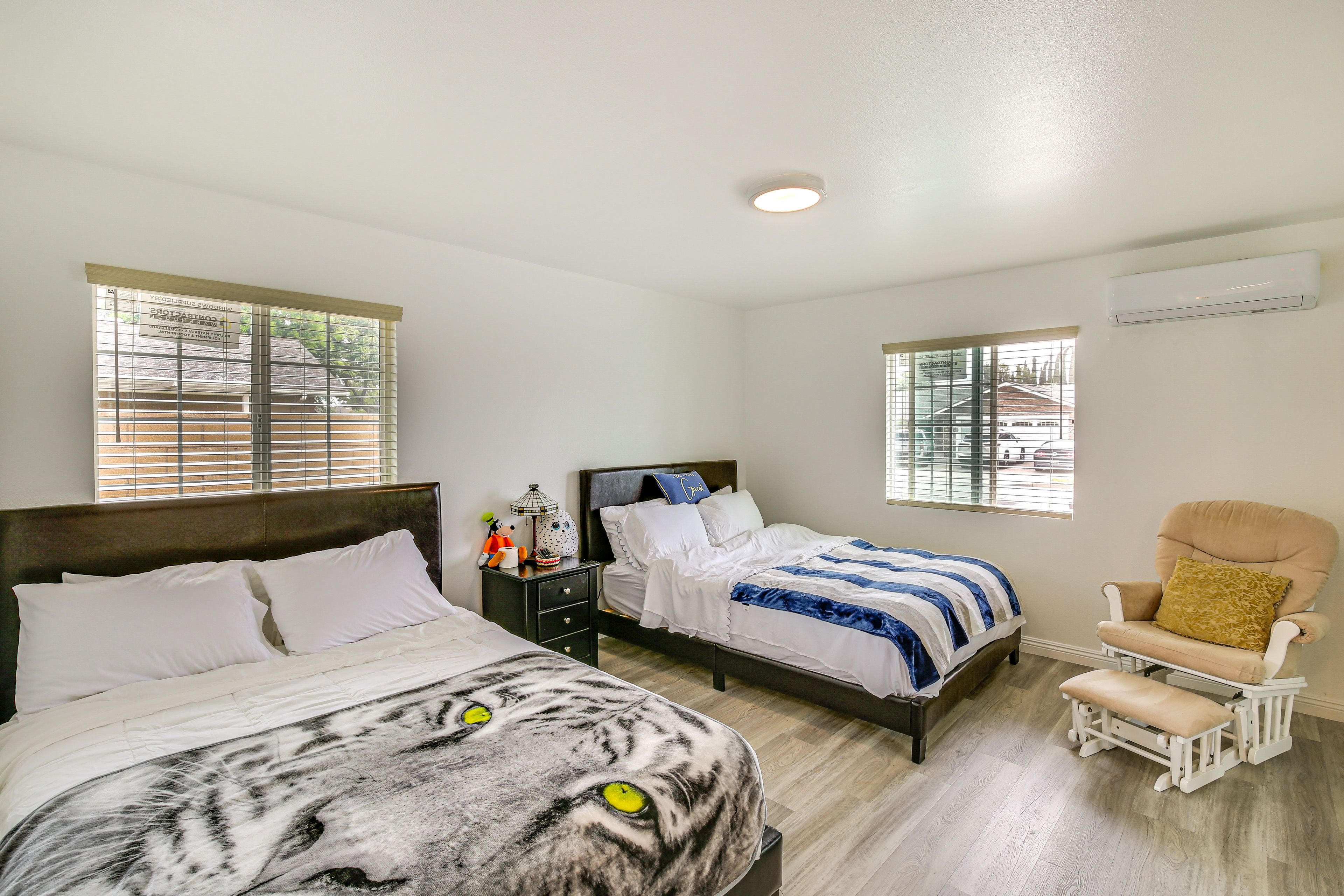 Bedroom | 2 Queen Beds | Smart TV