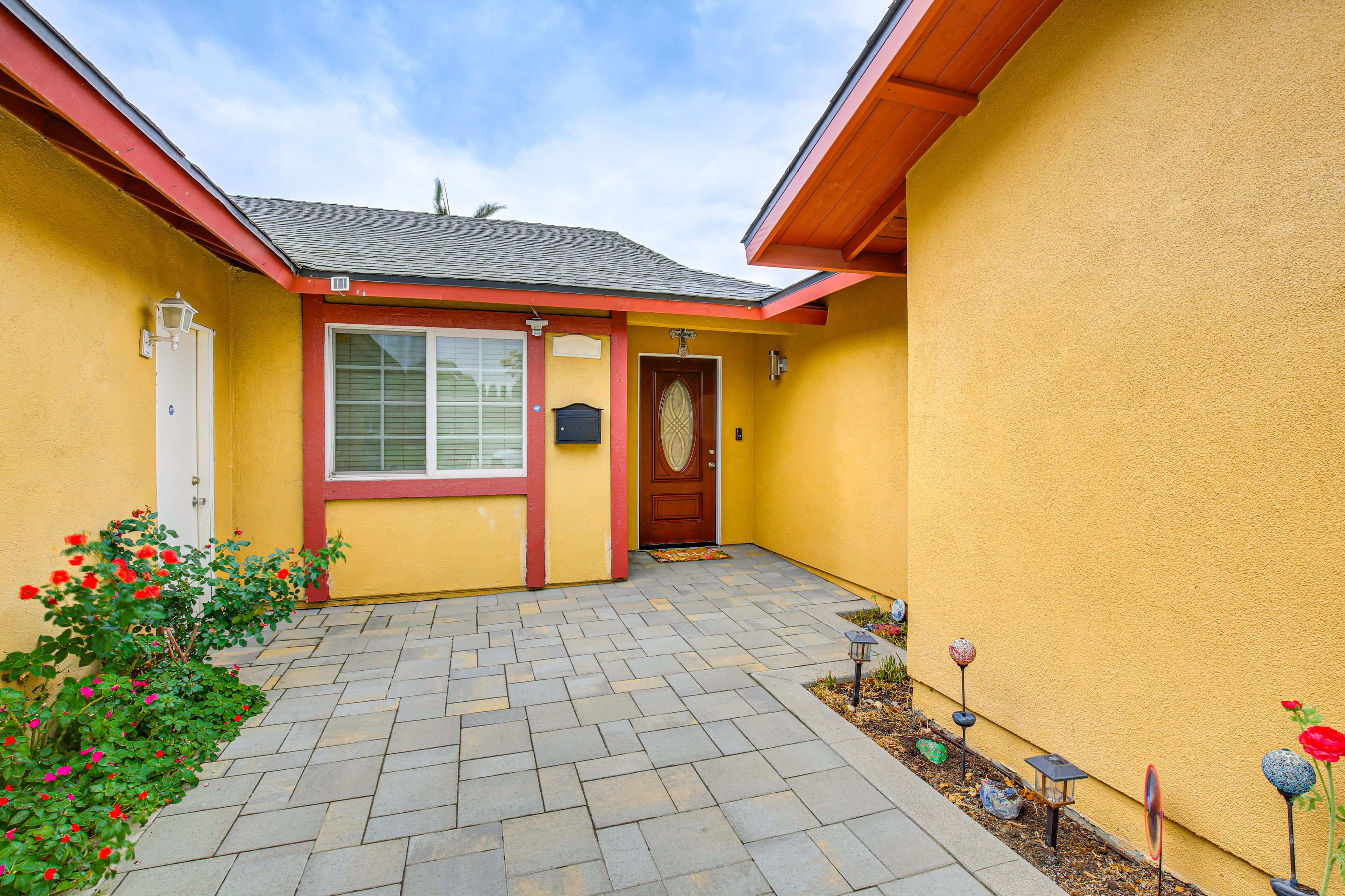 Anaheim Vacation Rental | 1BR | 1BA | 434 Sq Ft | Step-Free Entry