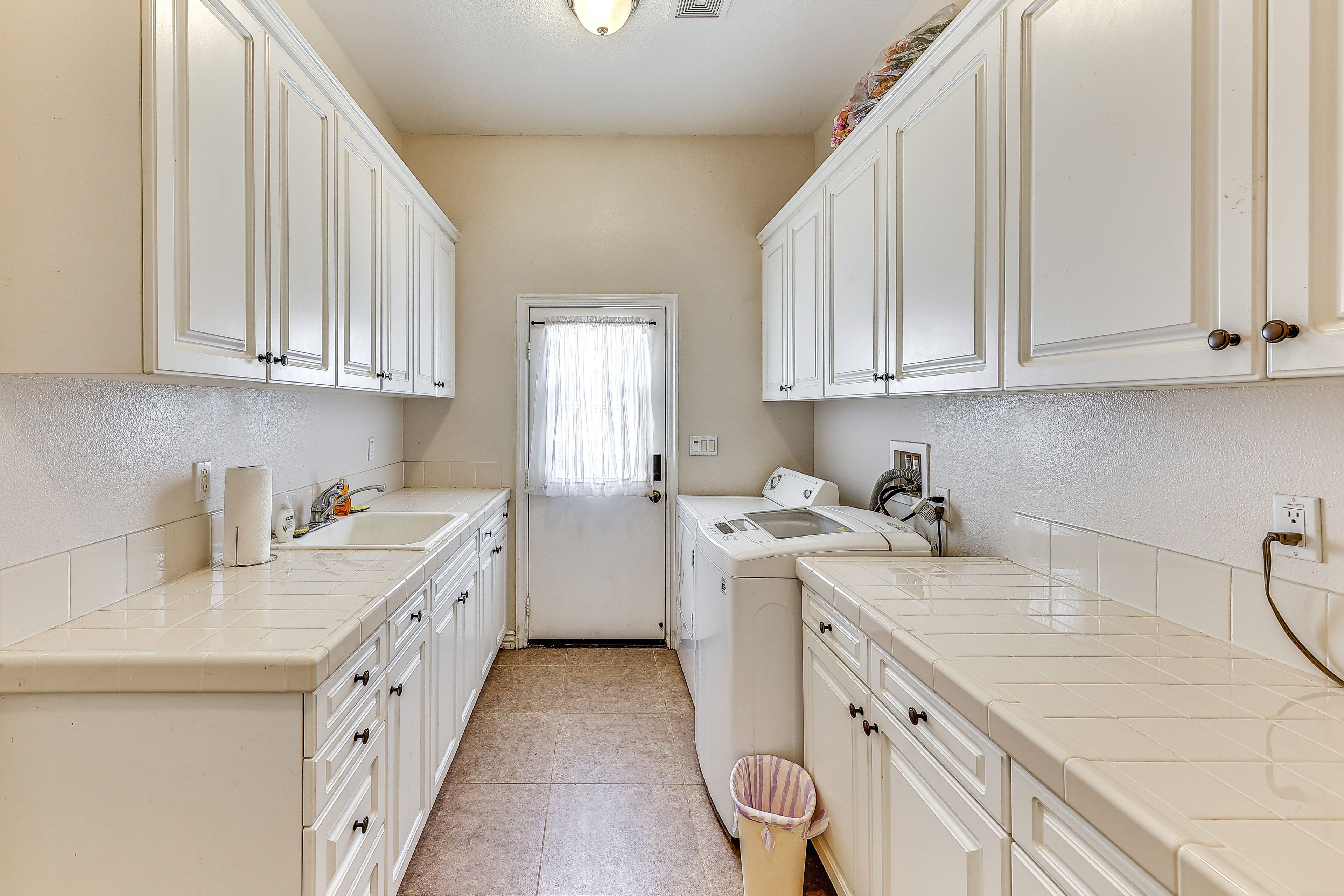Laundry Room | Linens & Towels
