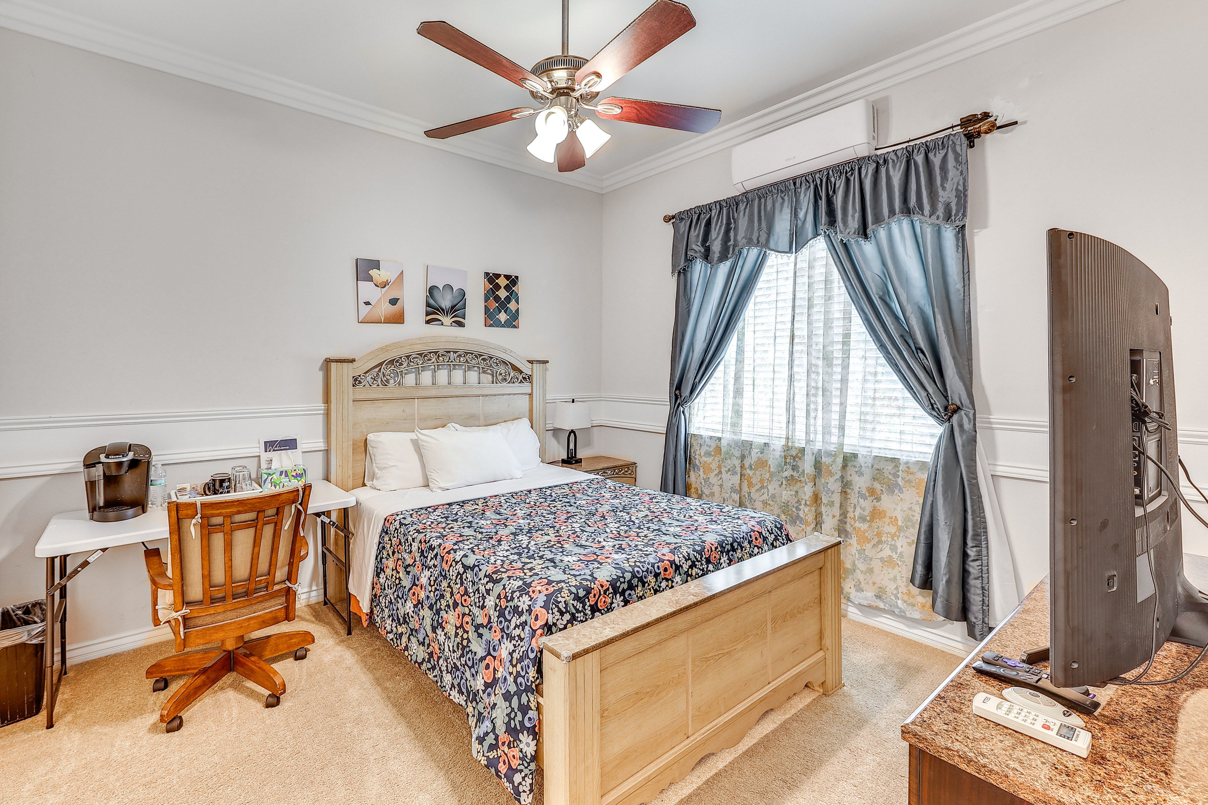Bedroom 3 | Queen Bed