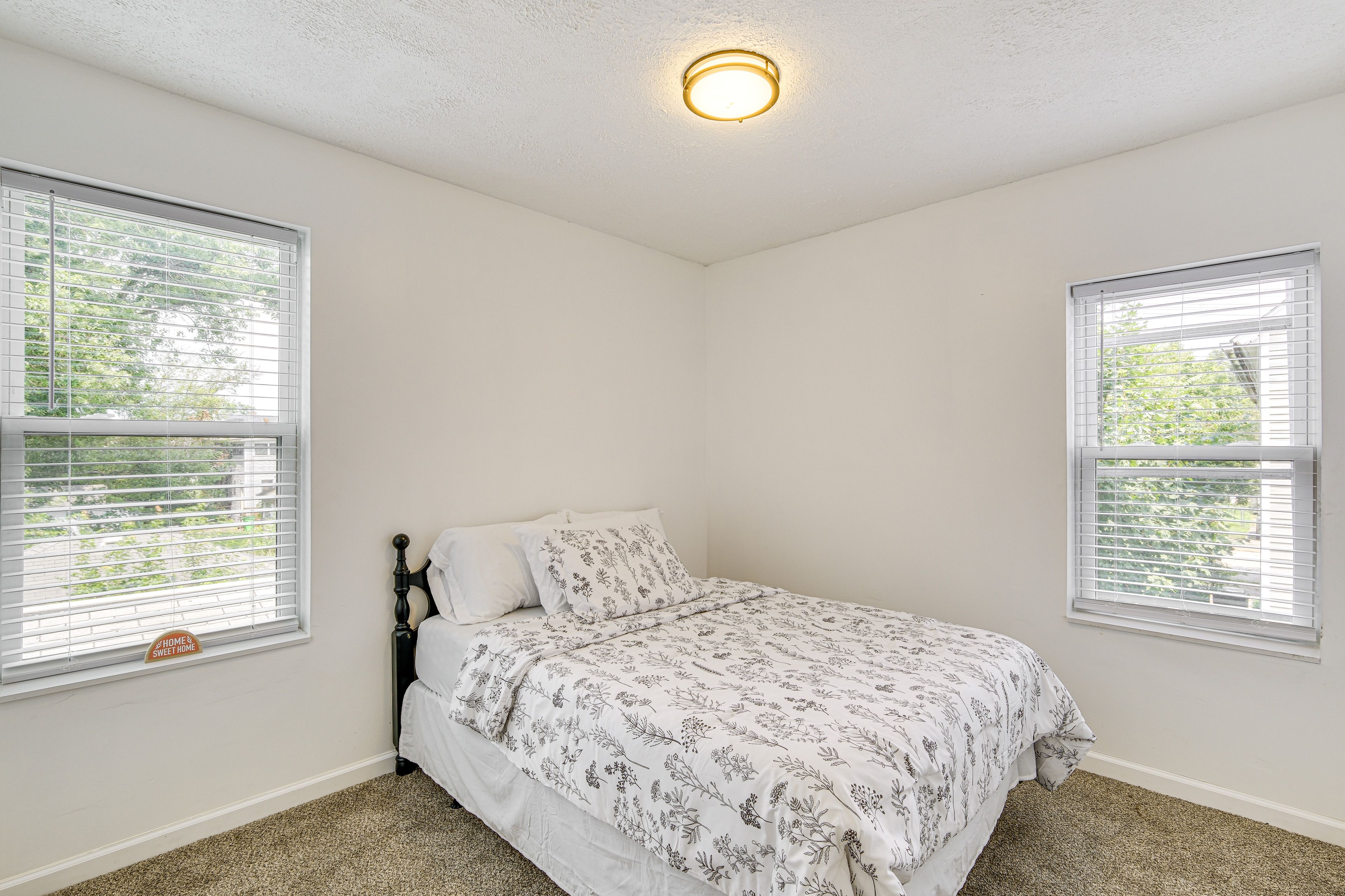 Bedroom 2 | Queen Bed