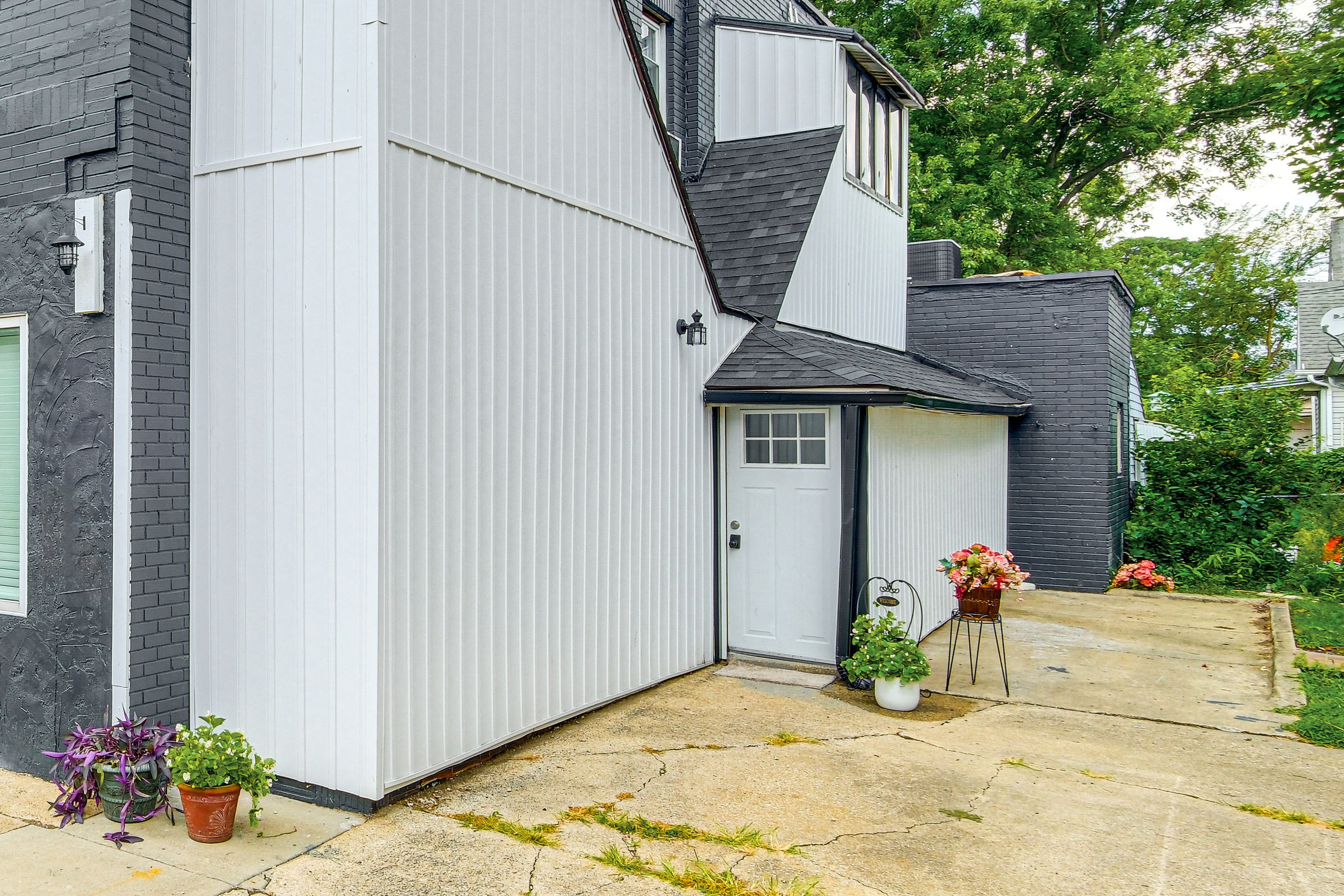 Exterior | Community Patio | Community Laundry Facility