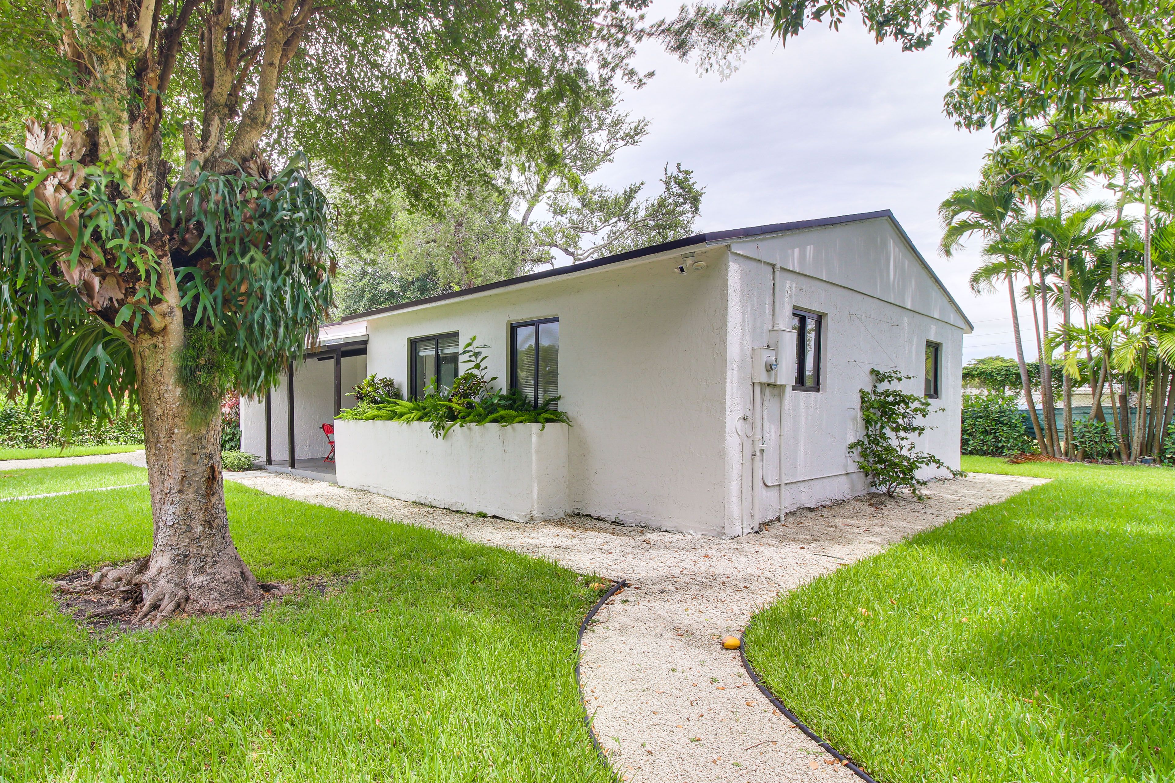 Front Exterior | Porch