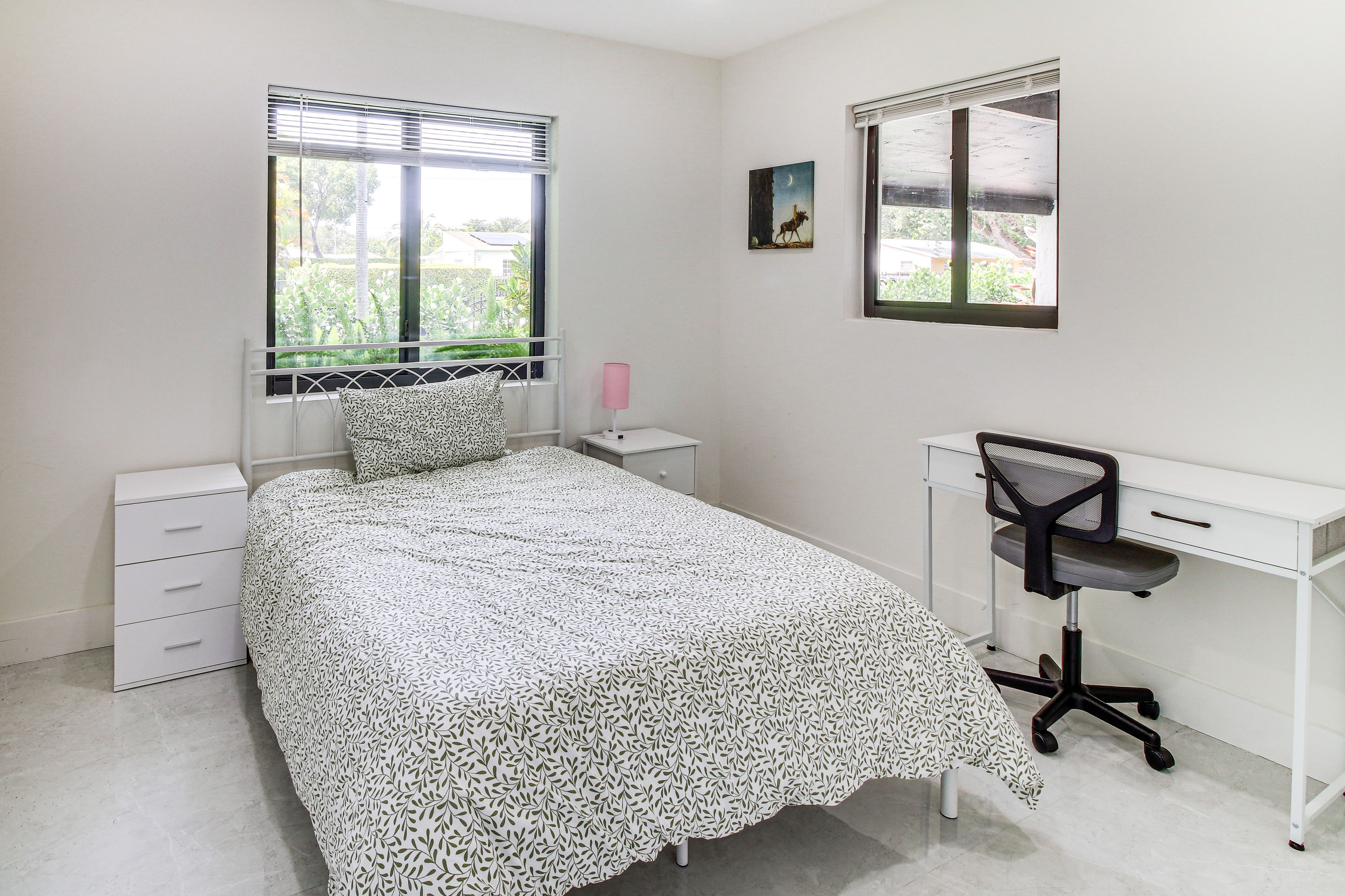 Bedroom 1 | Full Bed | Linens