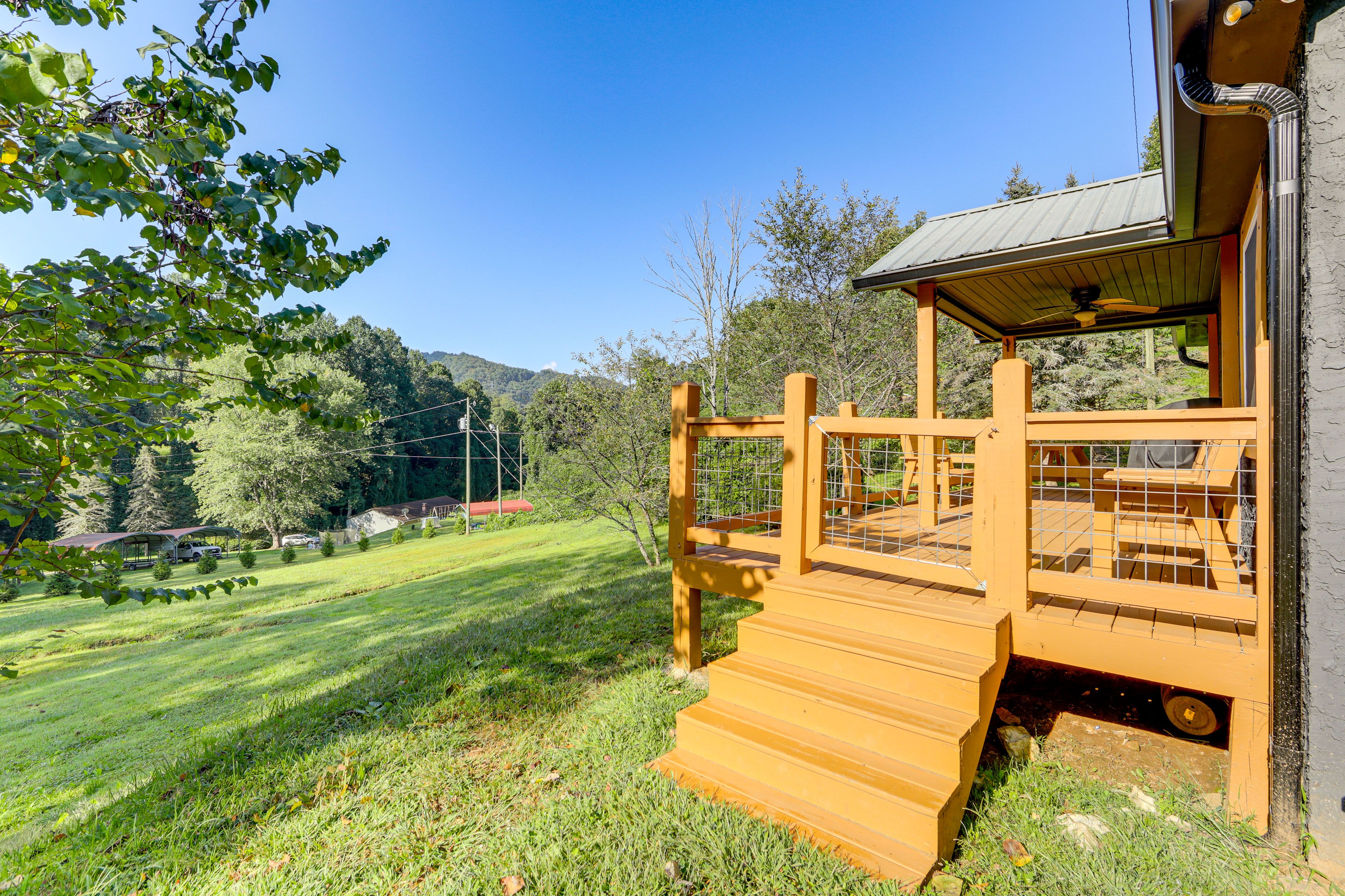 Home Exterior | 2-Story Home