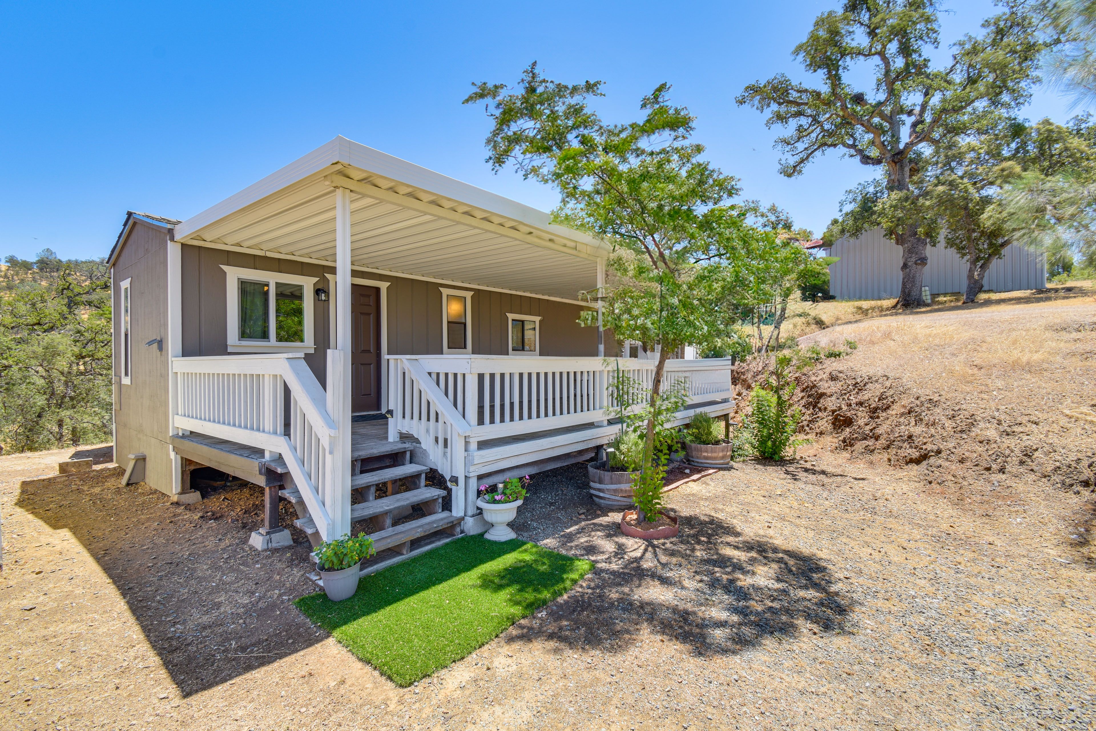 Cottage Exterior | Covered Porch