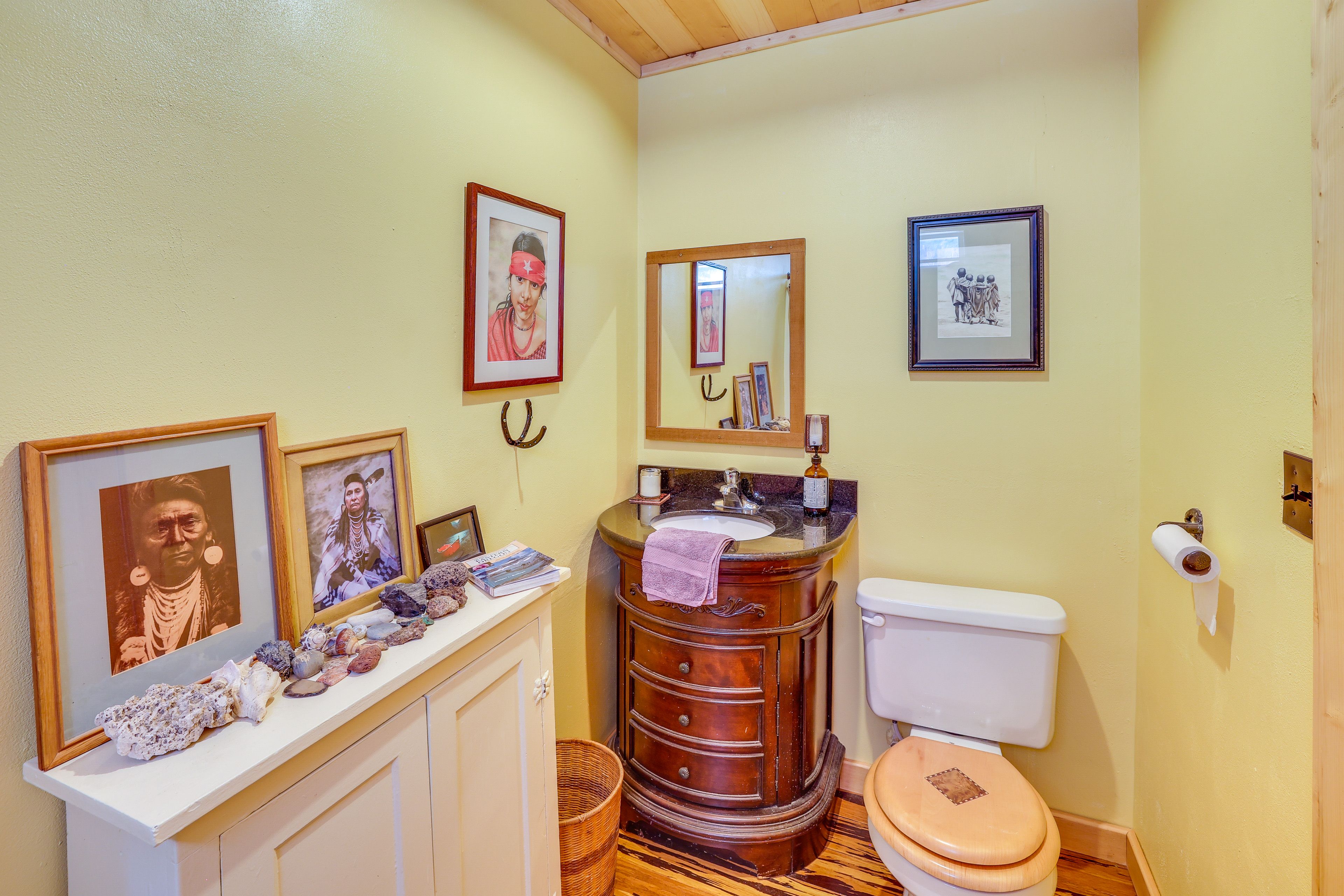 En-Suite Bathroom | Towels Provided