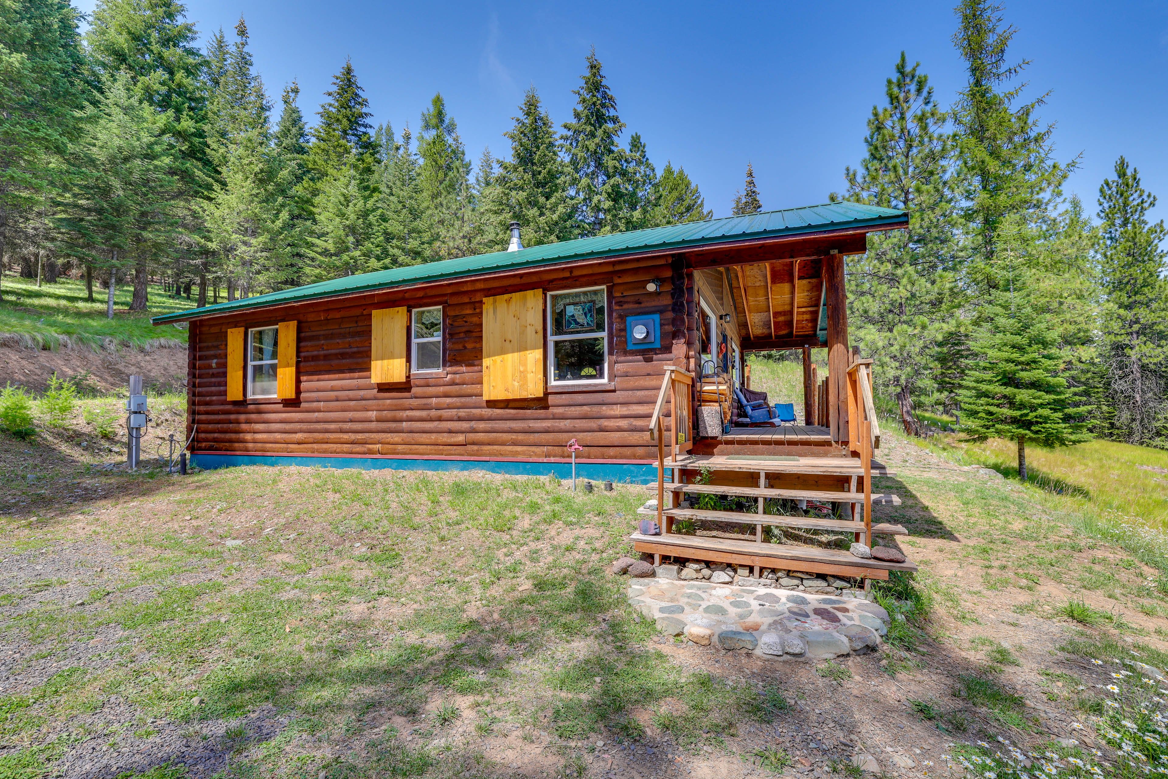 Parking | Gravel Driveway (2 Vehicles)