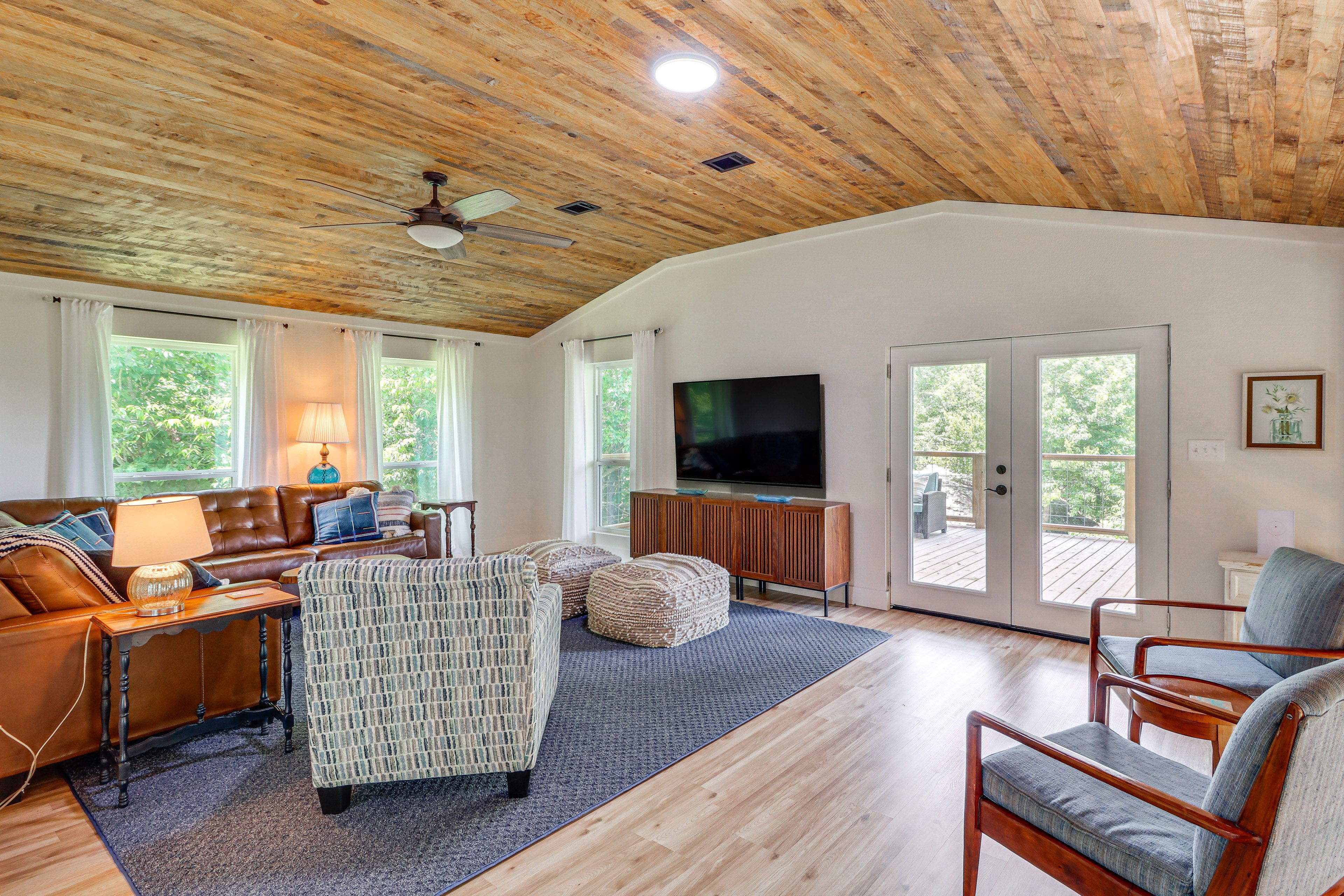 Loft | Smart TV | 2nd Floor