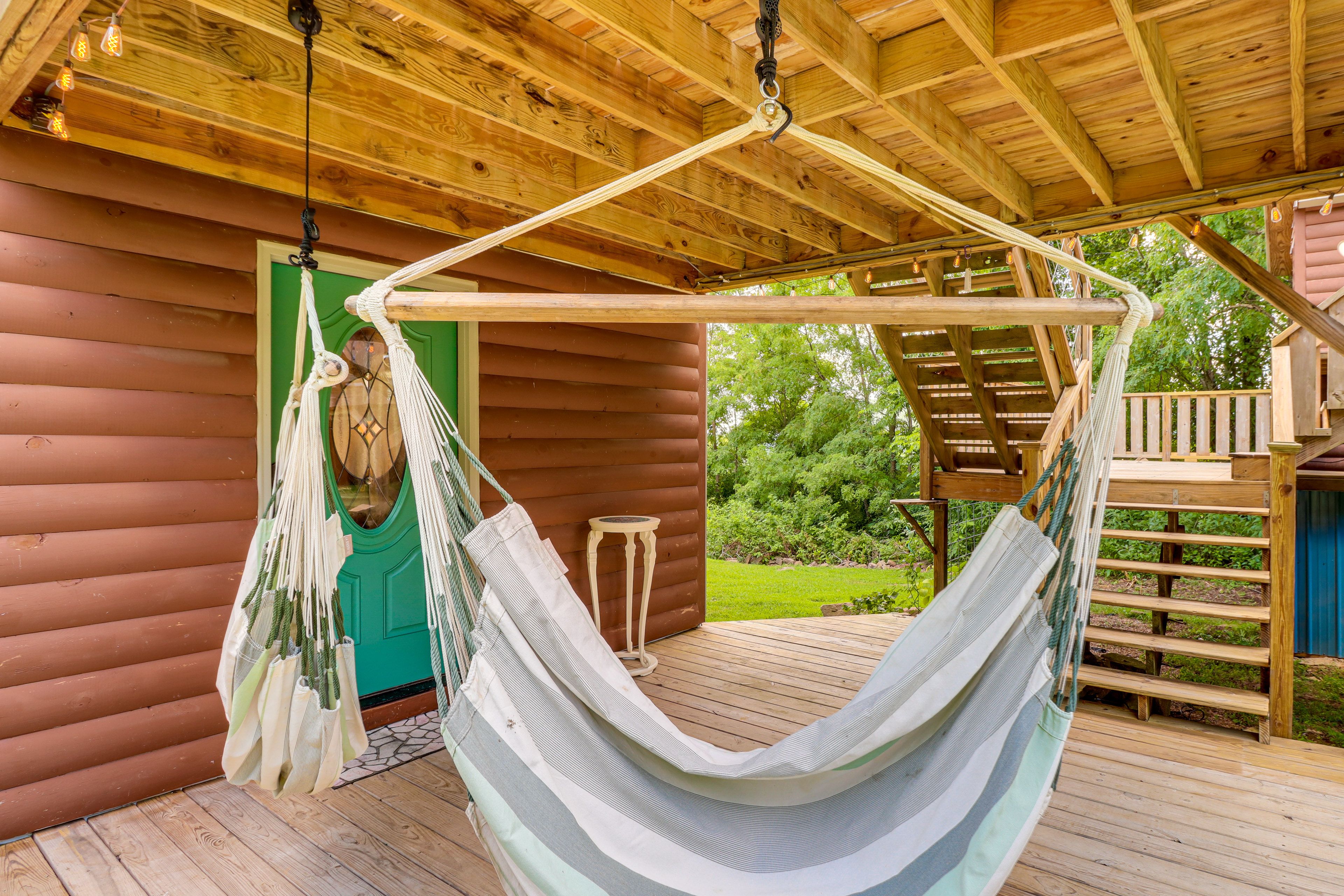 Lower Deck | Hammocks