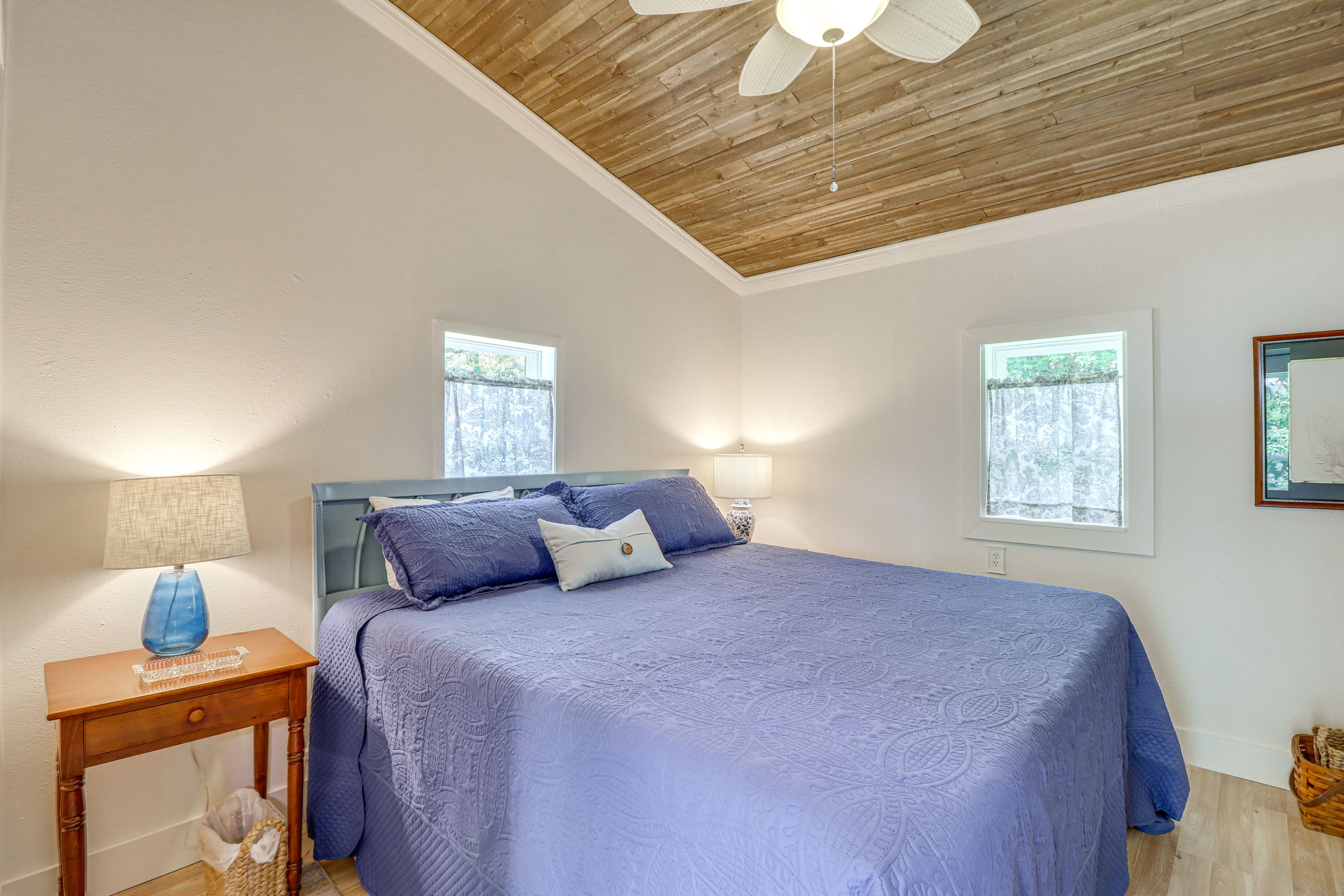 Bedroom 2 | King Bed | 2nd Floor