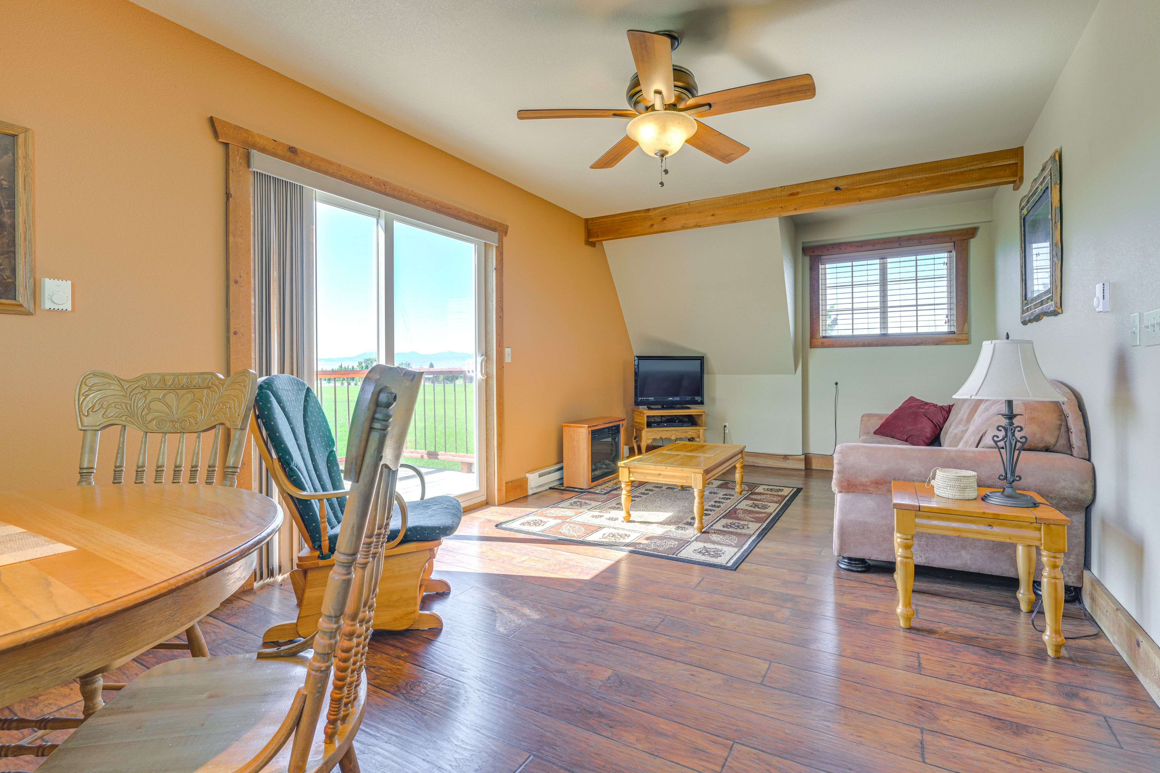 Living Room | Electric Fireplace | Free WiFi