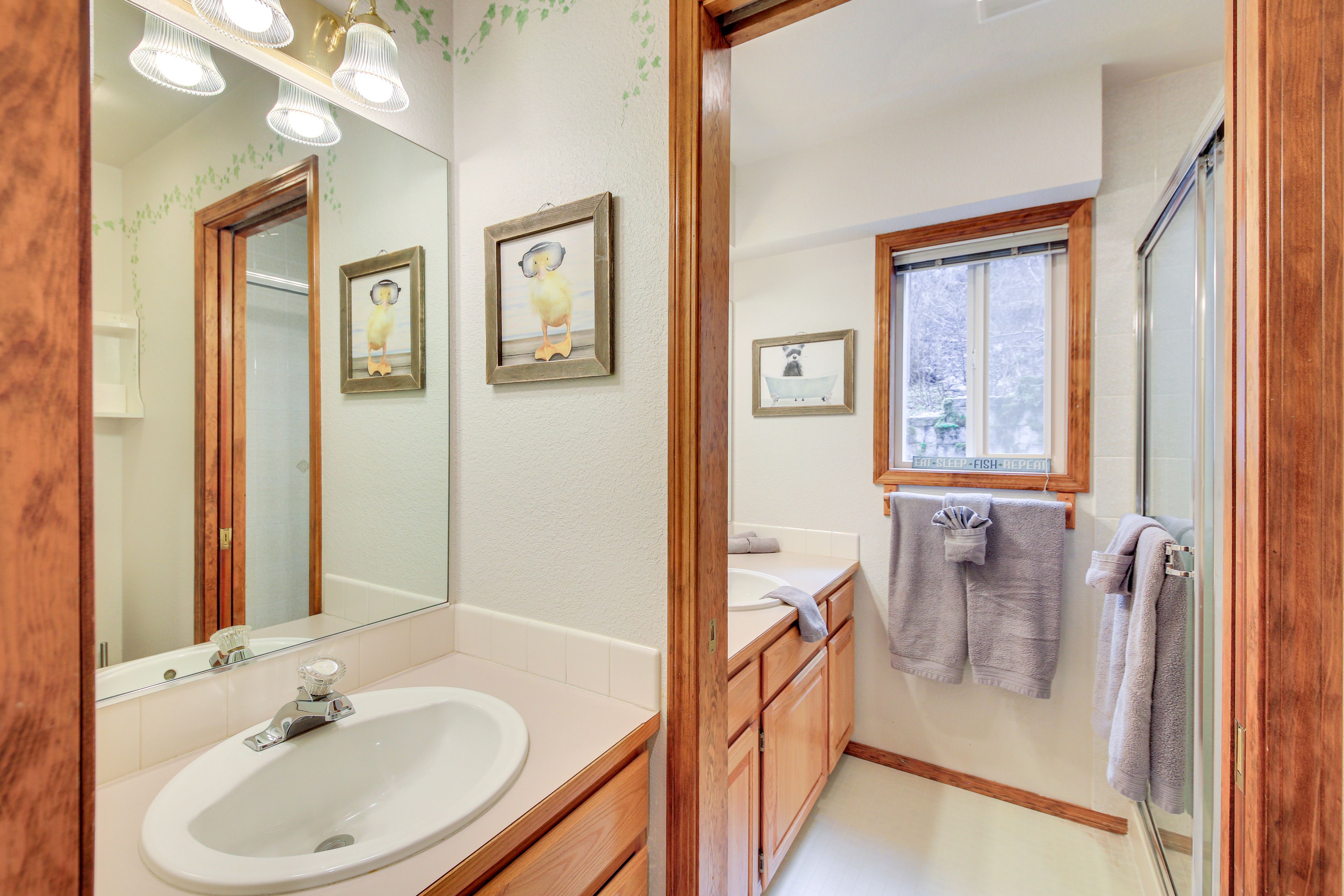 Full Bathroom | Main Level | Complimentary Toiletries