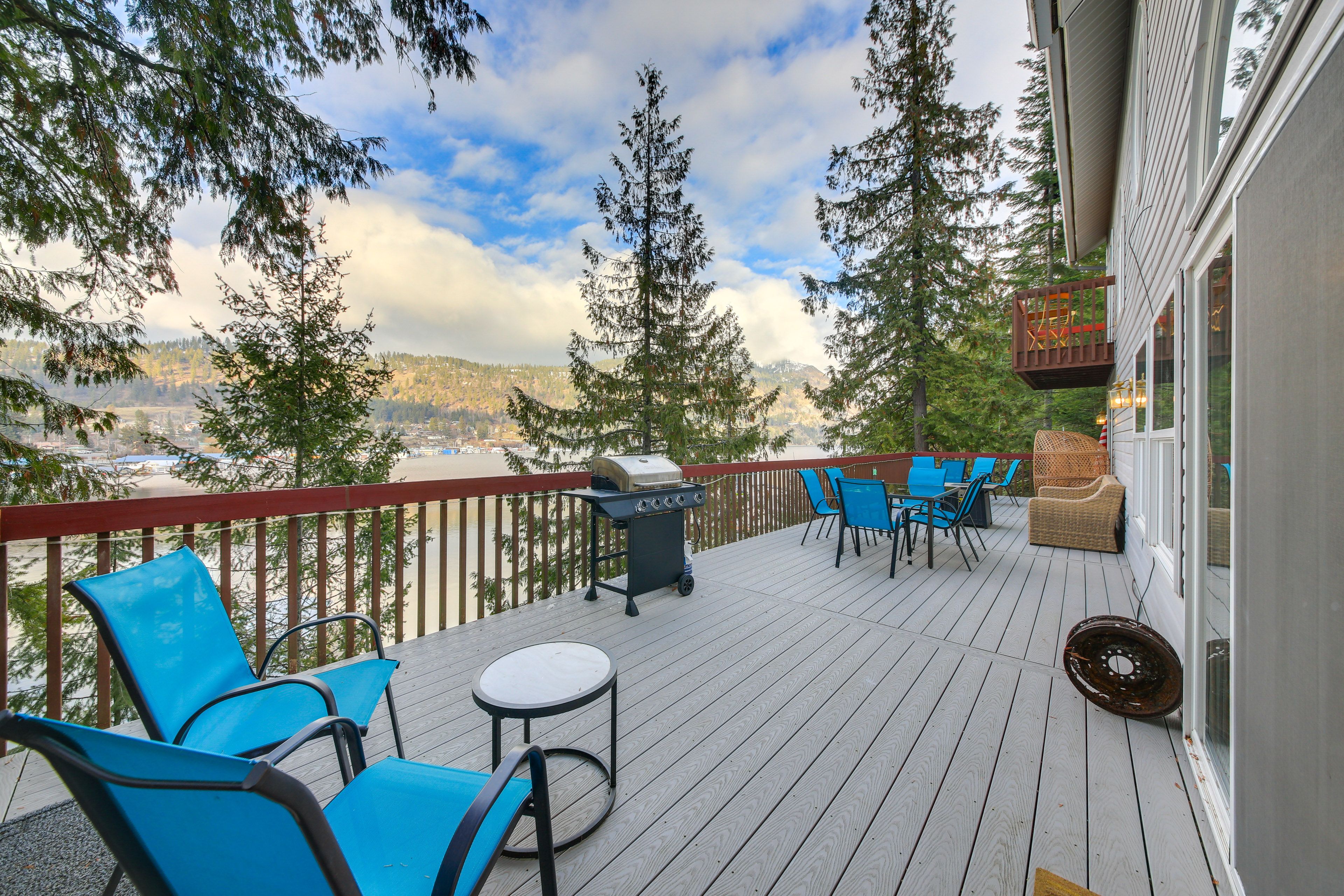 Bayview Vacation Rental | 2BR | 3BA | 3 Steps to Enter | Multi-Level Home