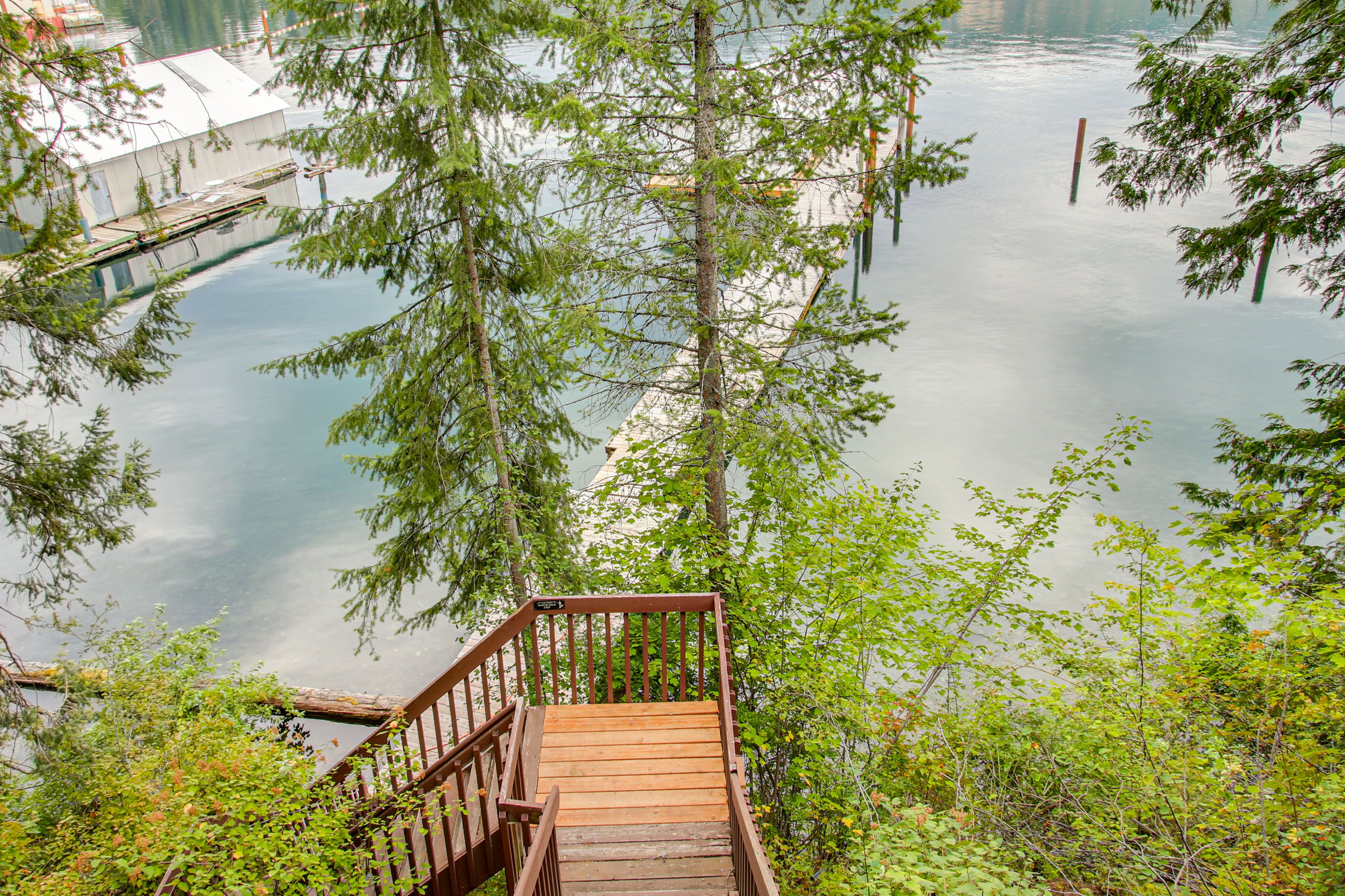 Lake Access | Multiple Staircases Required