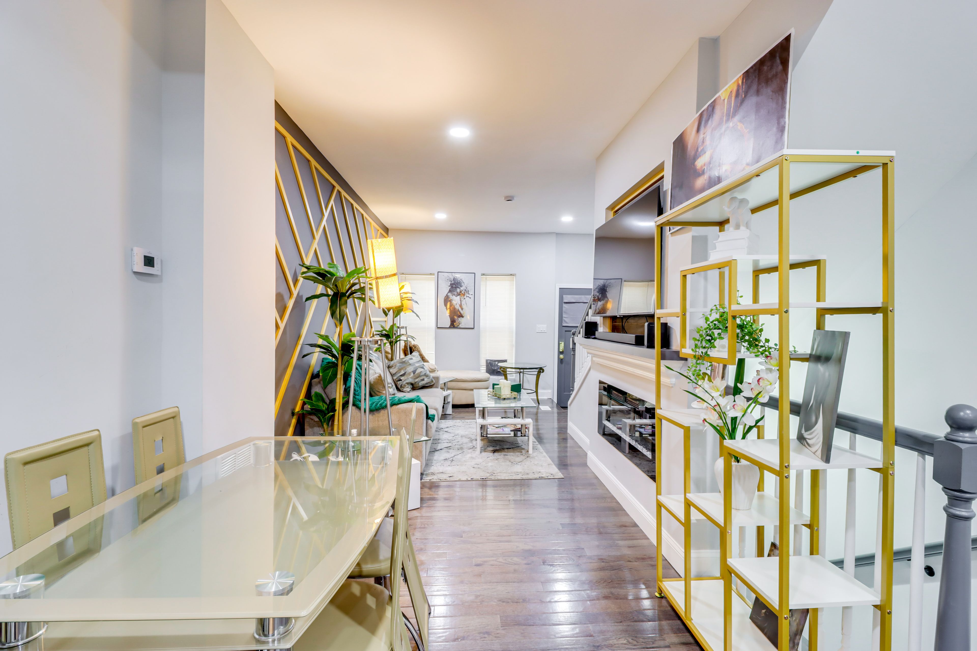 Dining Area | Main Level