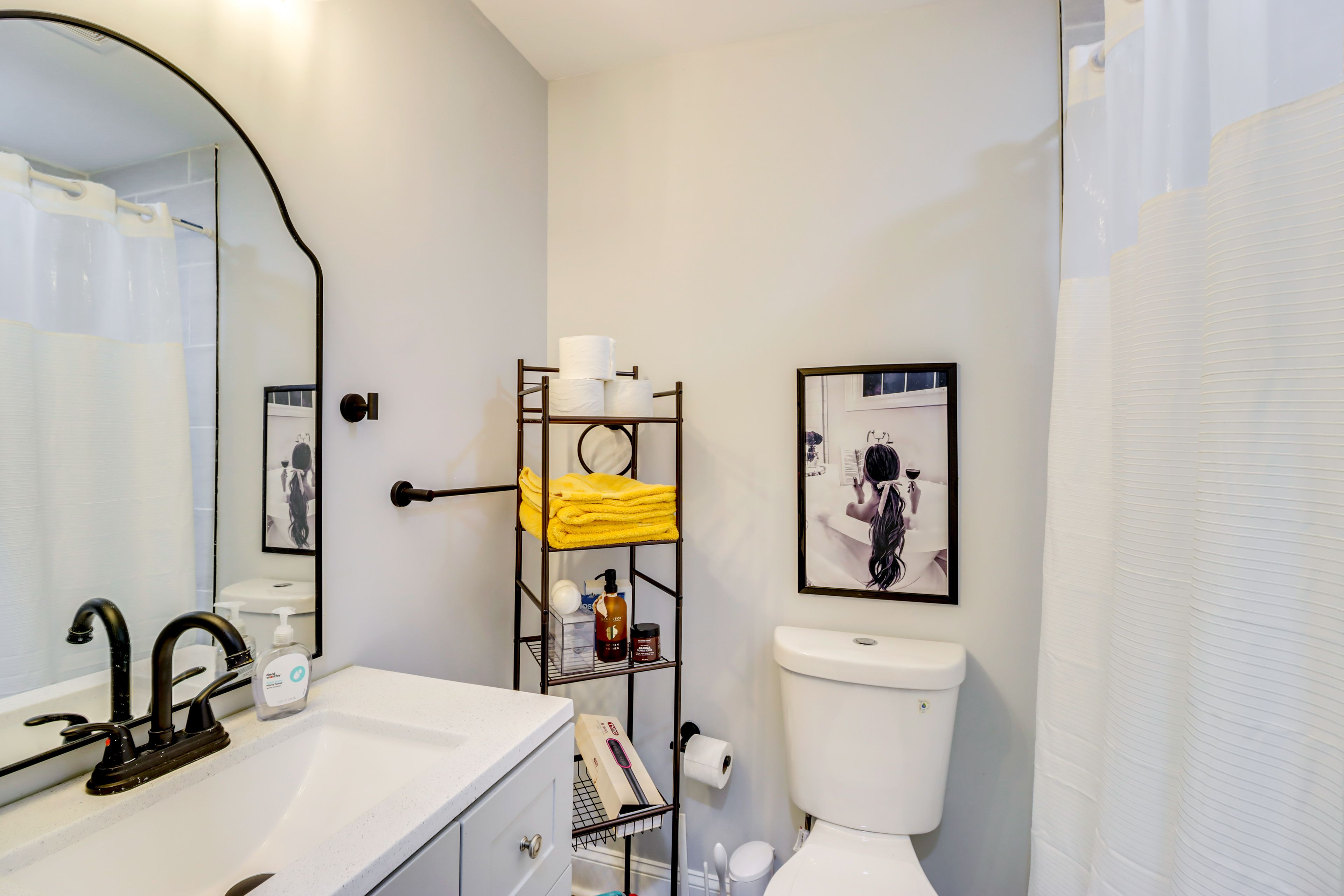 En-Suite Bathroom | Upper Level | Towels Provided