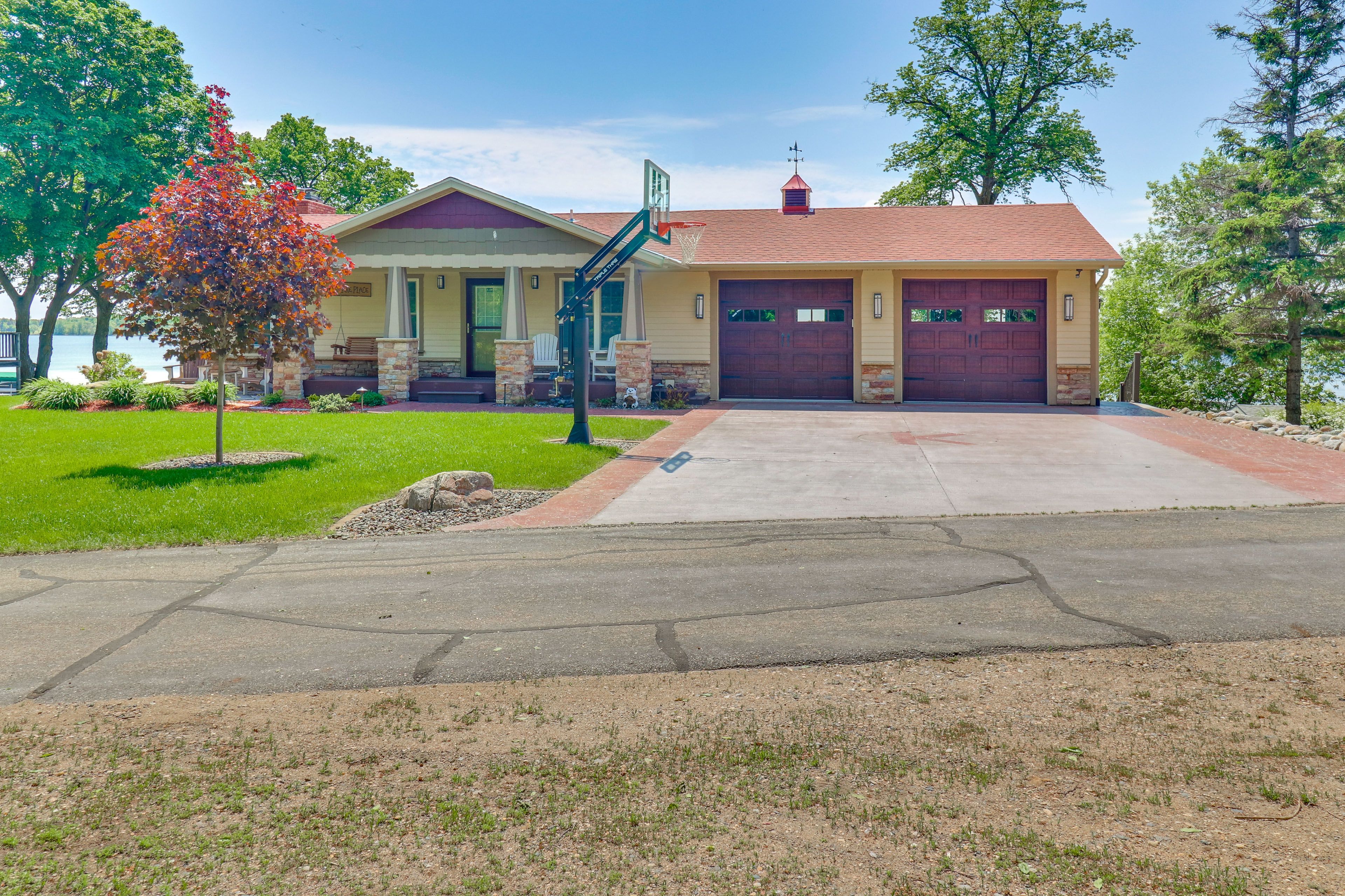 Garage (1 Vehicle) | Driveway (1 Vehicle) | Free Street Parking
