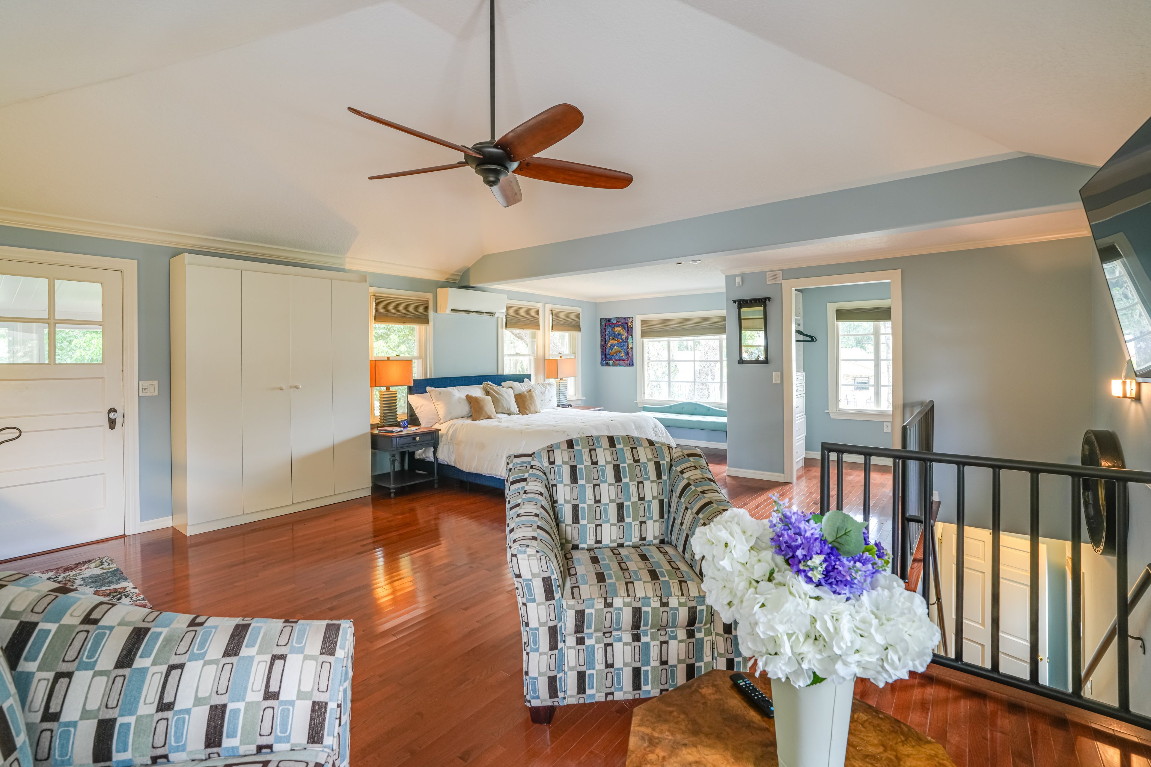 Bedroom 2 | King Bed | Full Murphy Bed | 2nd Floor
