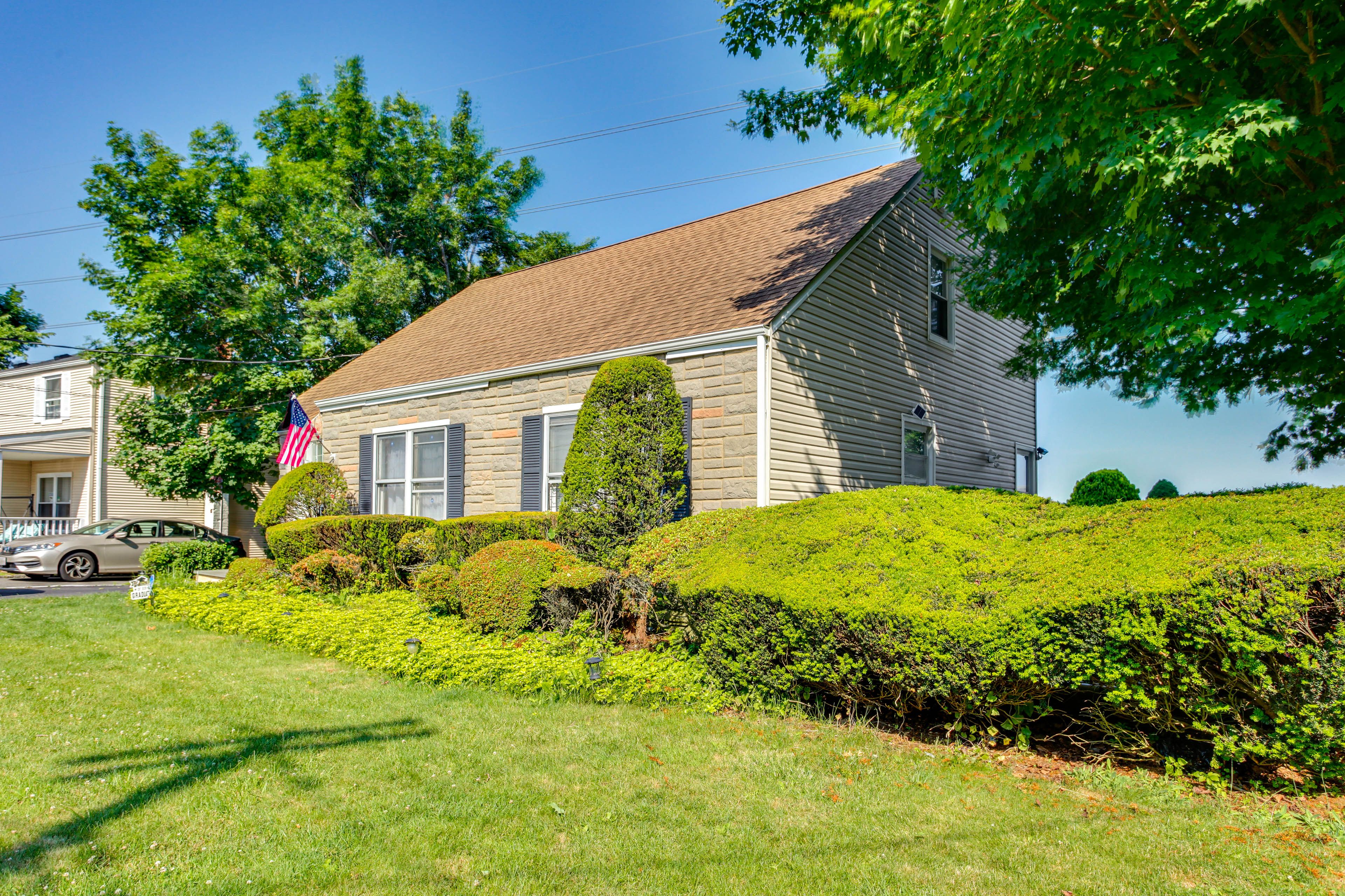 Exterior | Shared Driveway (1 Vehicle) | Free Street Parking