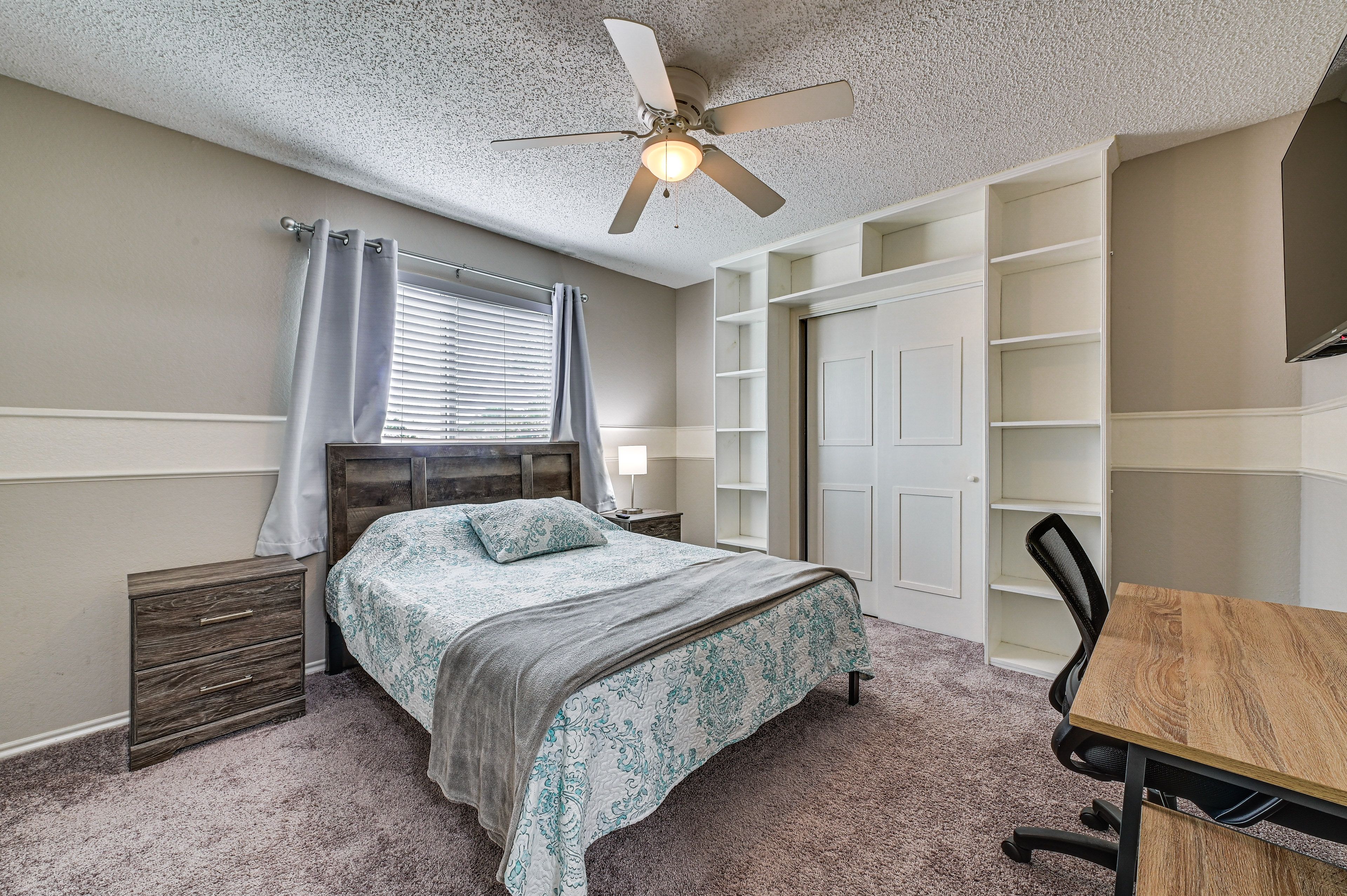Bedroom 3 | Queen Bed | Desk | Smart TV | 2nd Floor