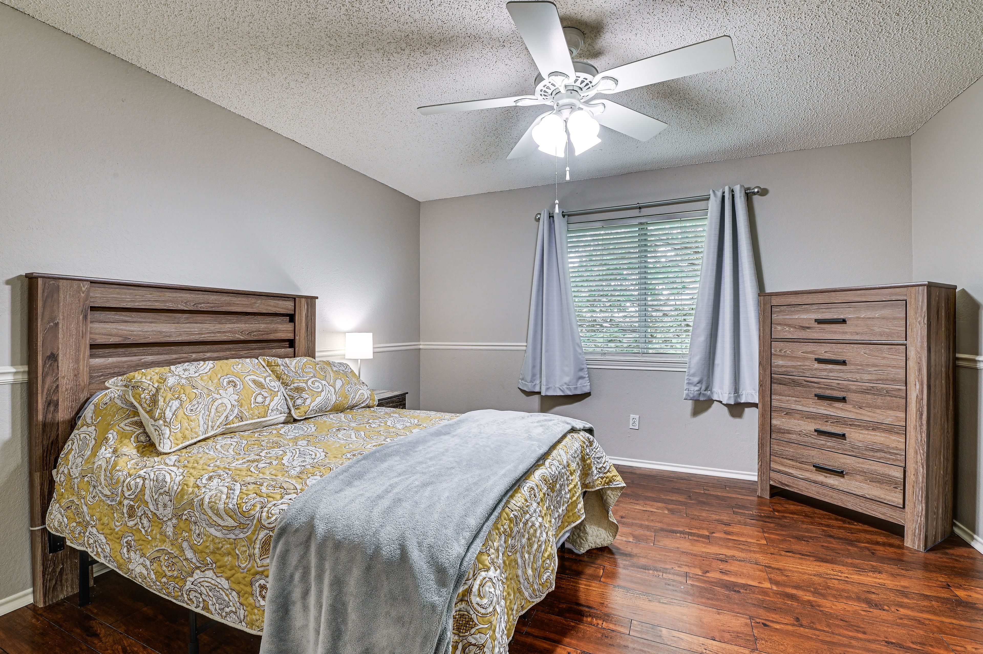 Bedroom 4 | Full Bed | Smart TV | Desk | 2nd Floor