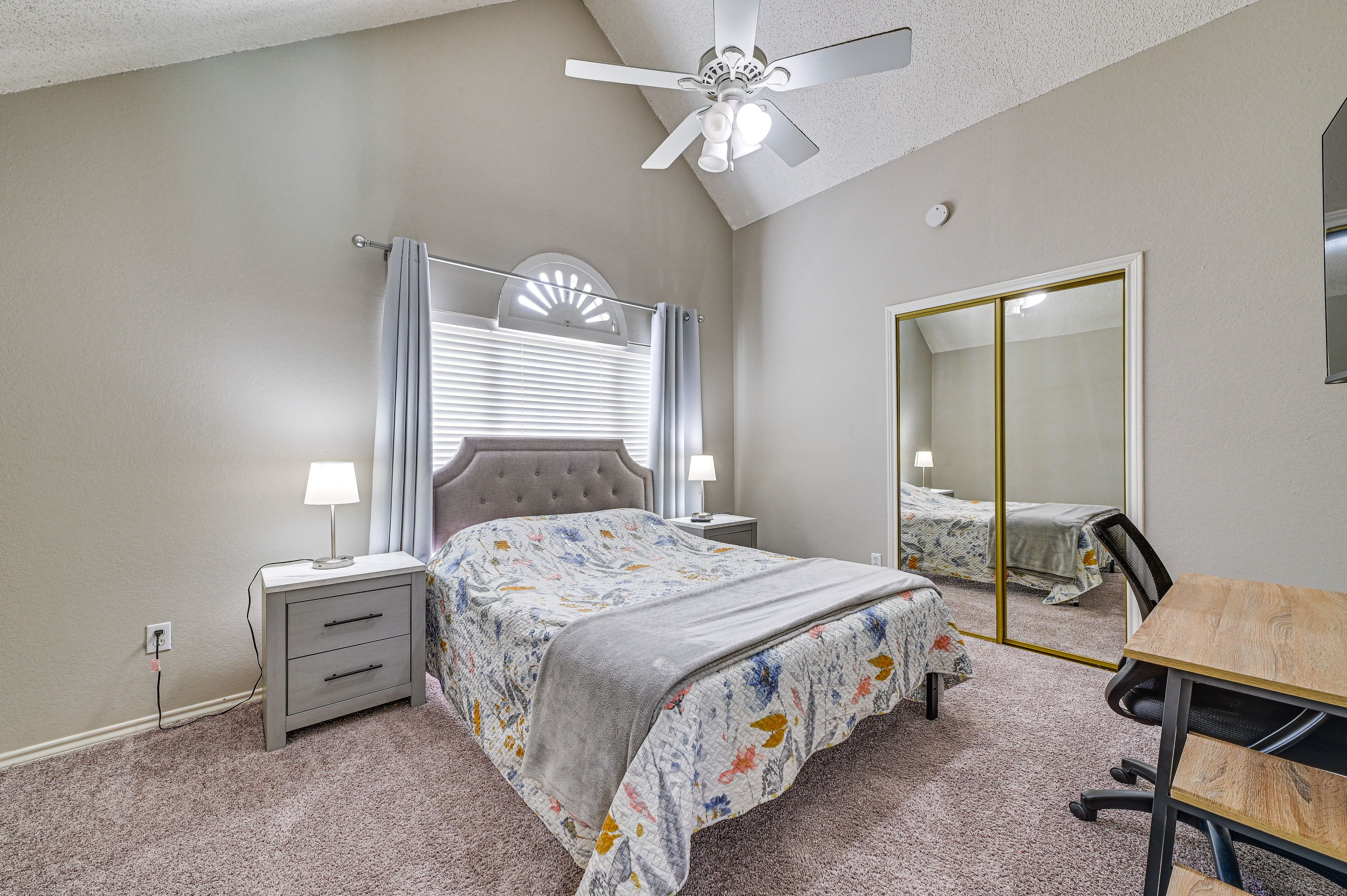Bedroom 2 | Queen Bed | Smart TV | Desk | 2nd Floor