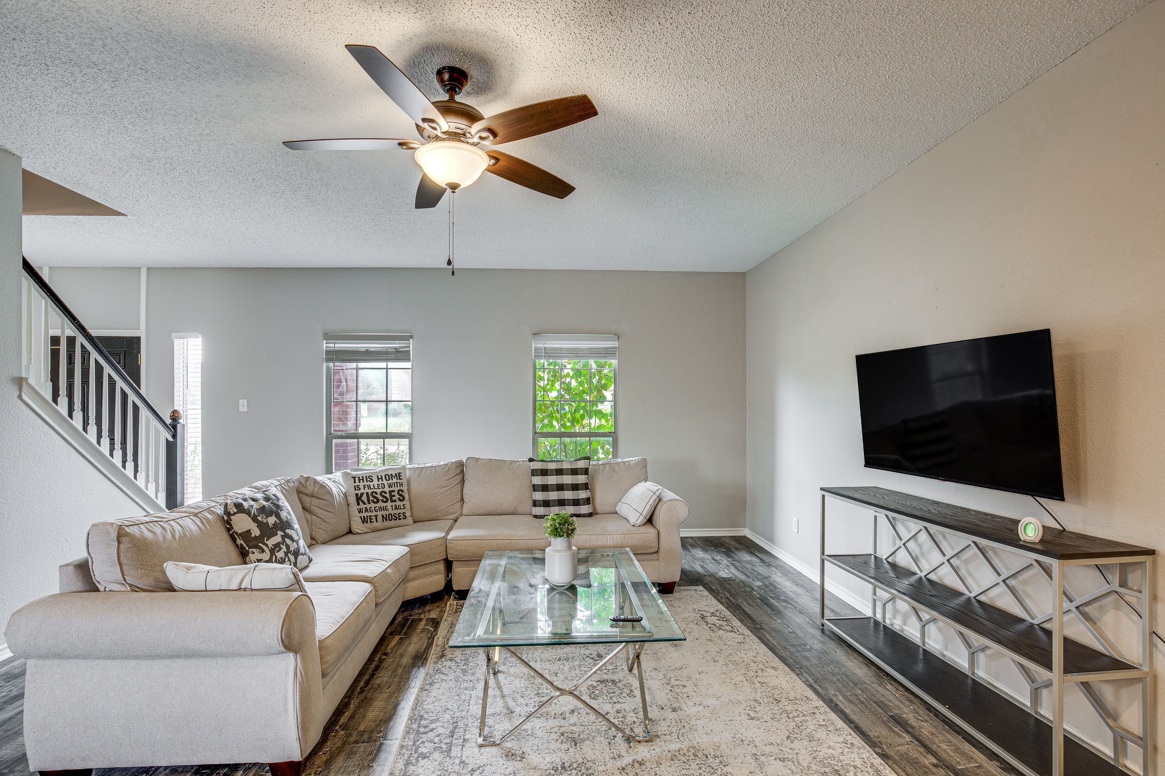 Family Room | 1st Floor | Smart TV | Free WiFi