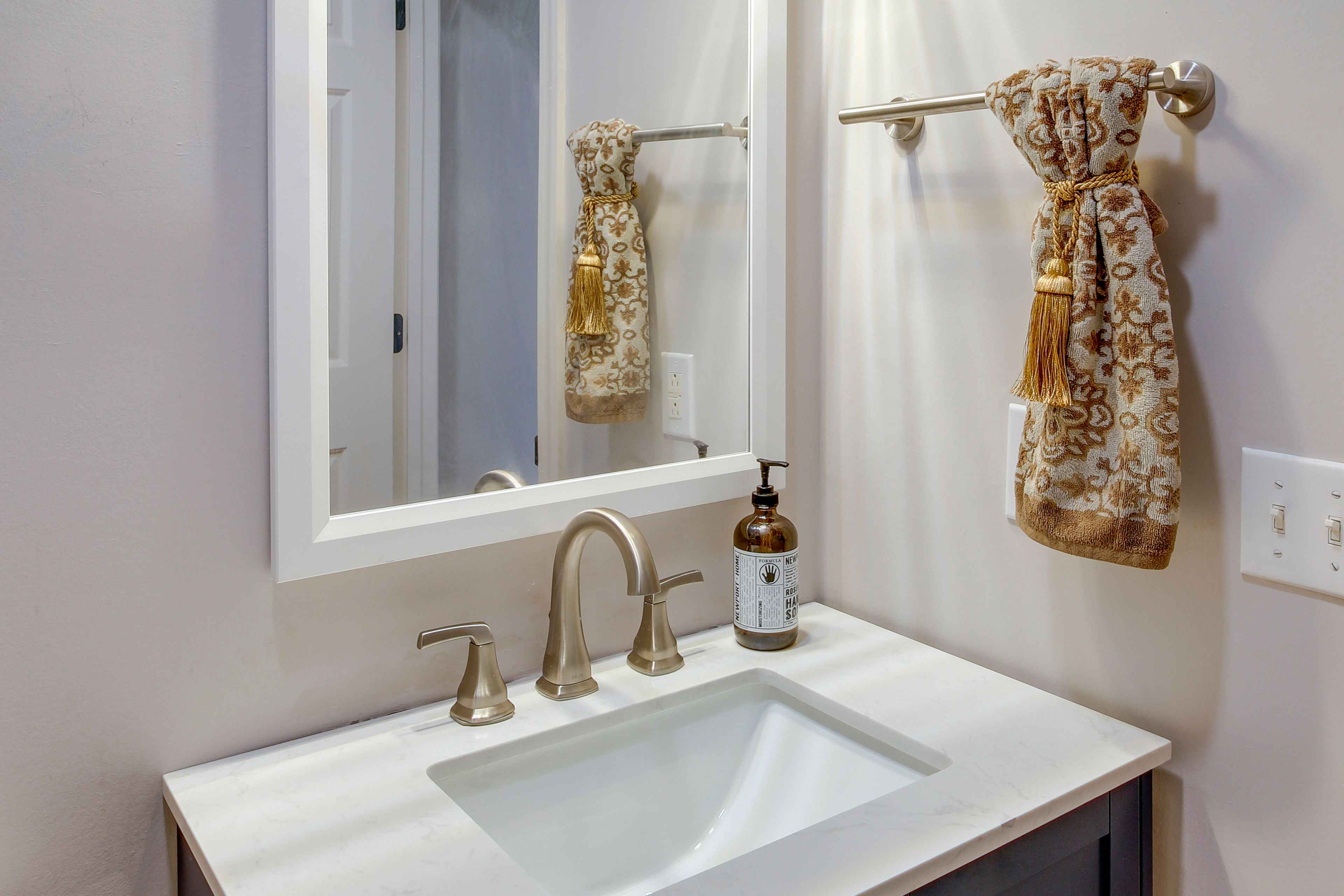 Half Bathroom | 1st Floor