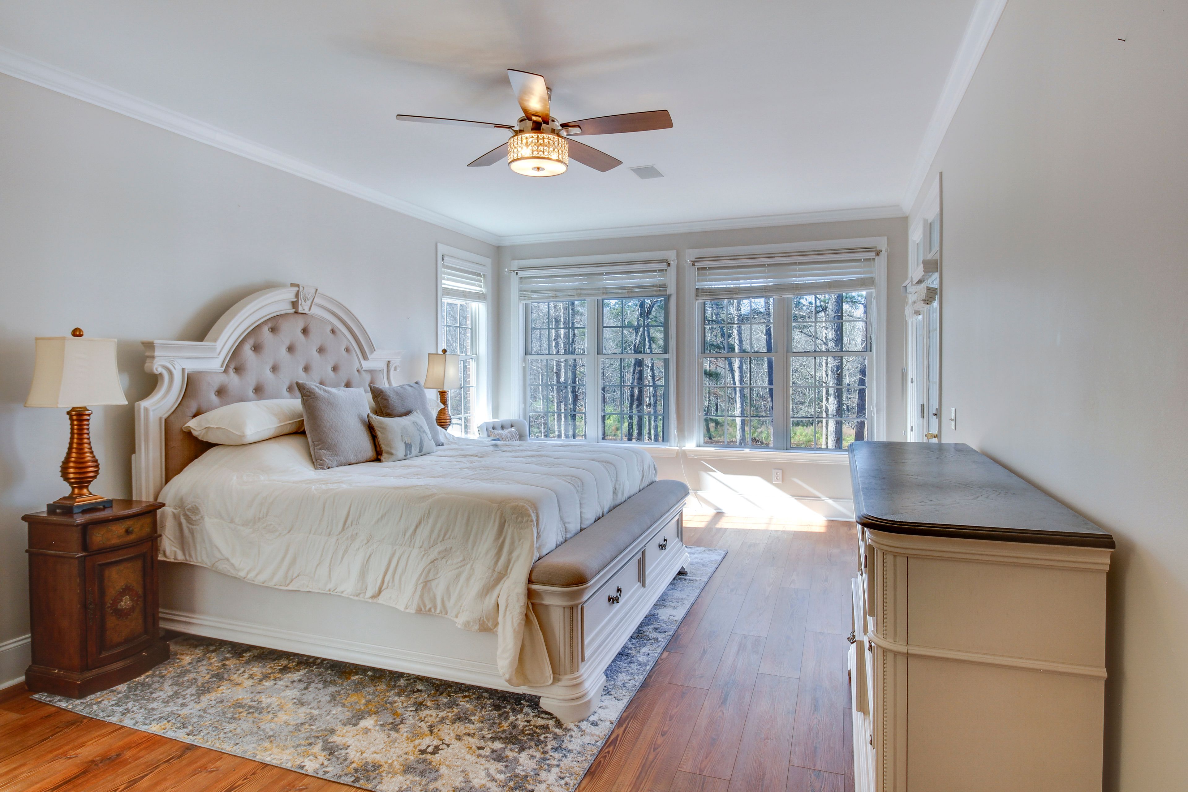 Bedroom 1 | California King Bed | Walk-In Closet | 1st Floor