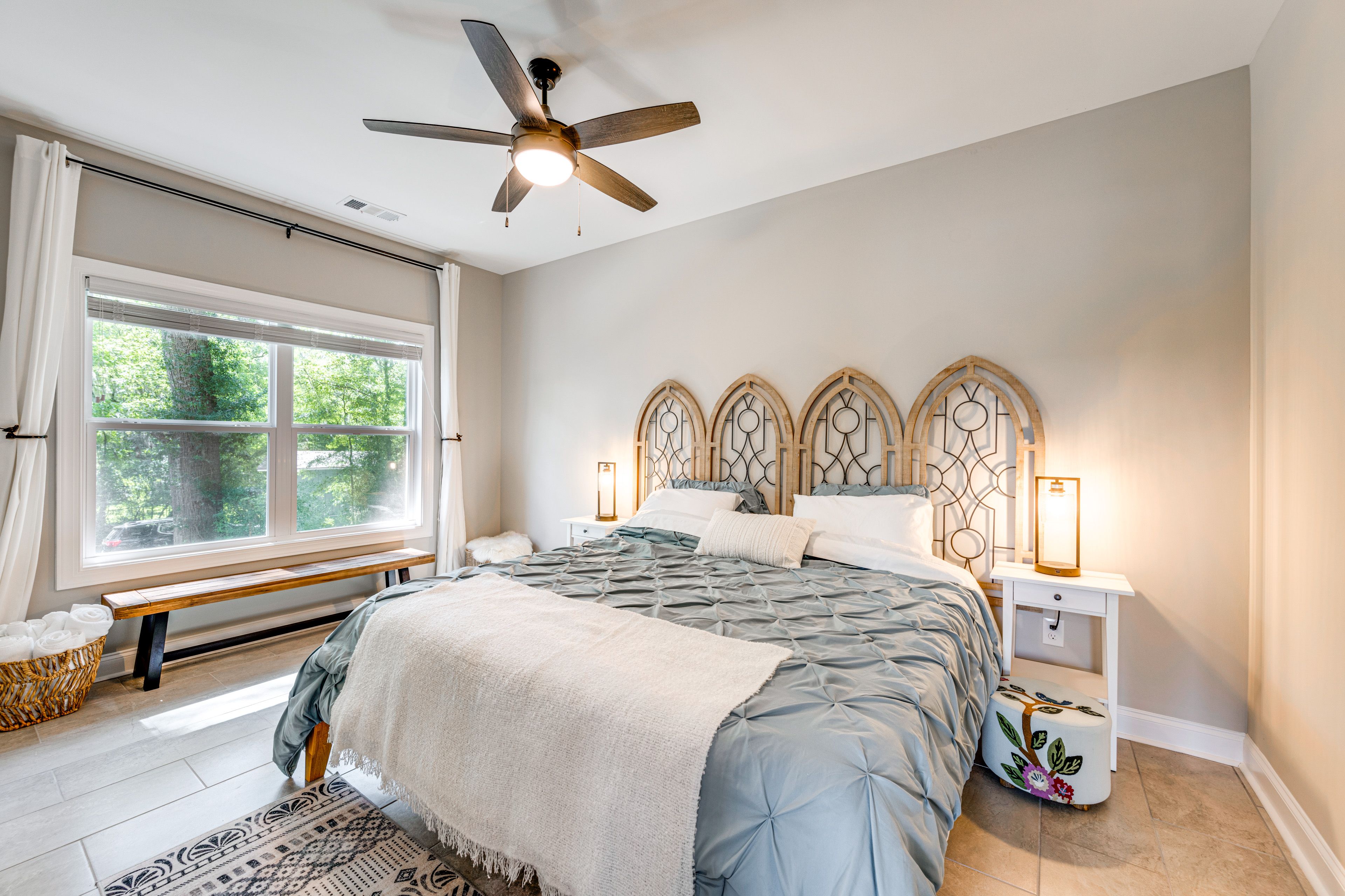 Bedroom 1 | King Bed | 1st Floor | Linens Provided