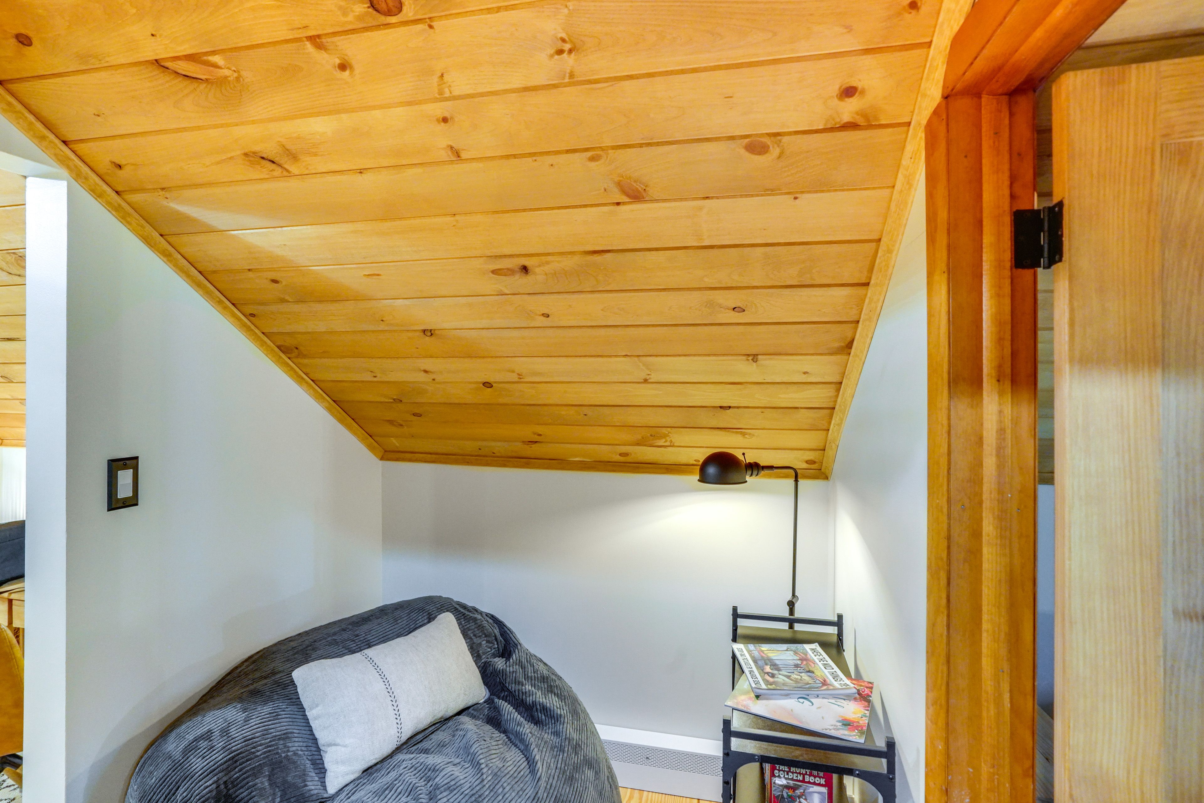 Kids' Reading Nook | 2nd Floor