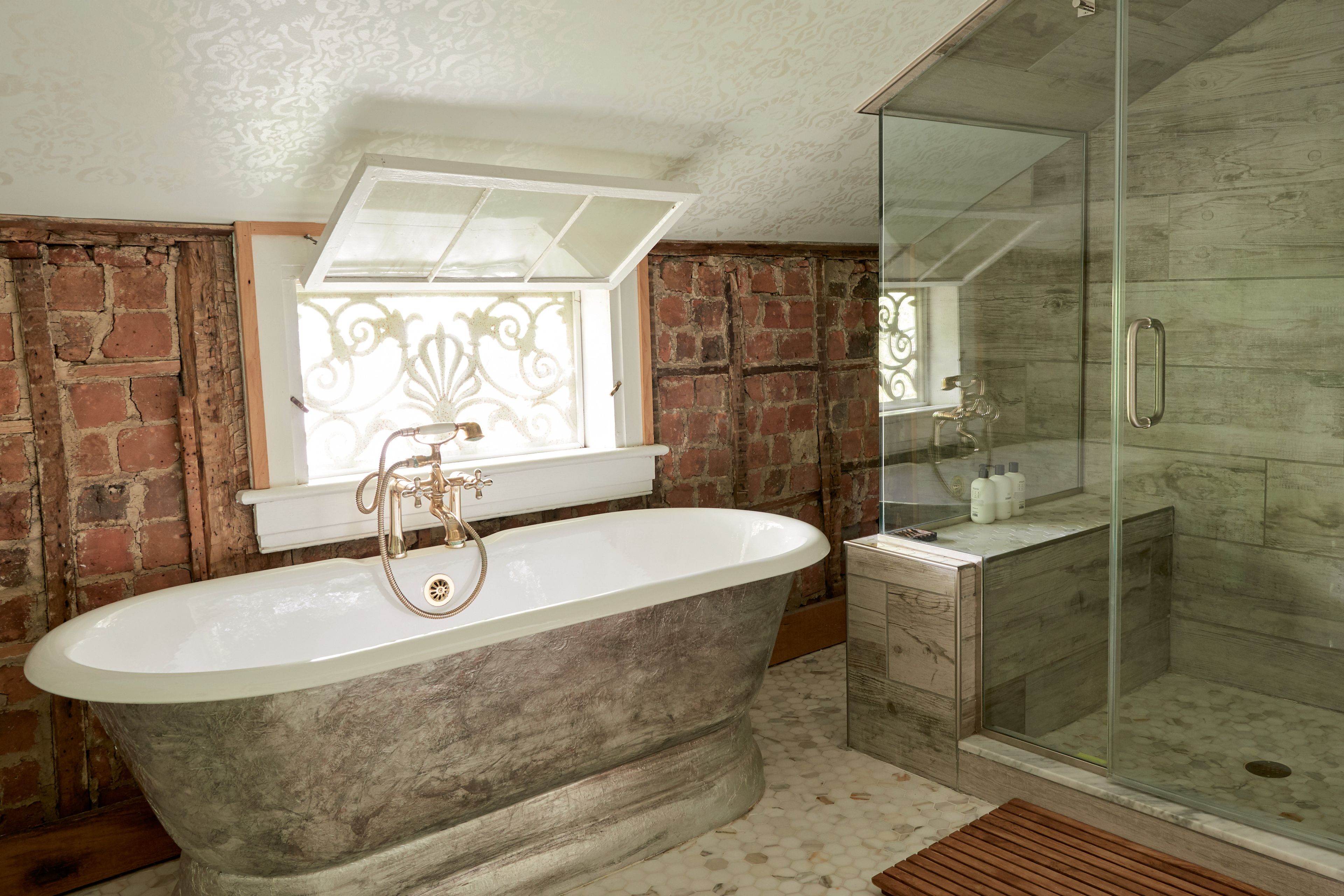 Full Bathroom | 2nd Floor