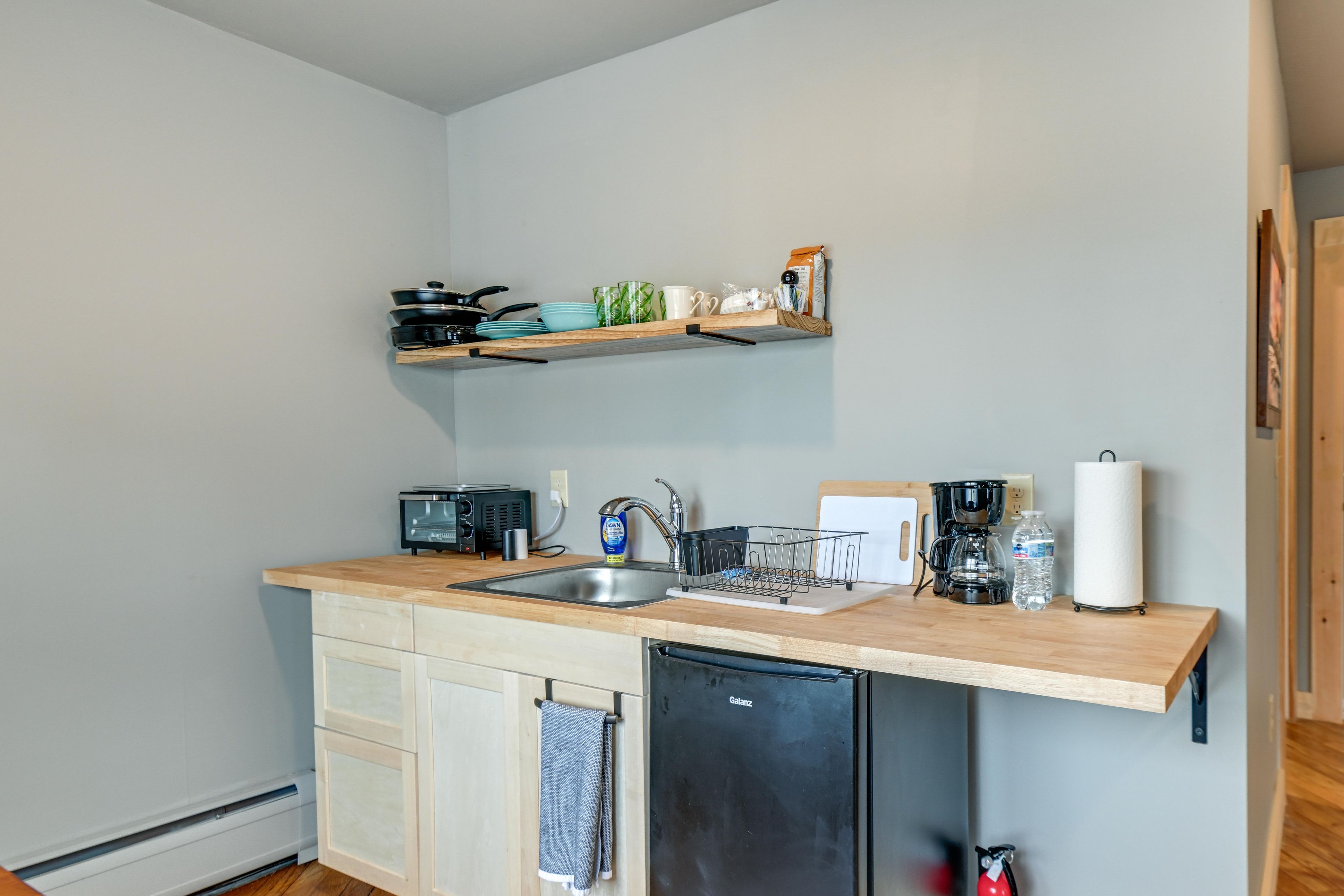 Kitchenette | Hot Plate | Drip Coffee Maker | Toaster Oven