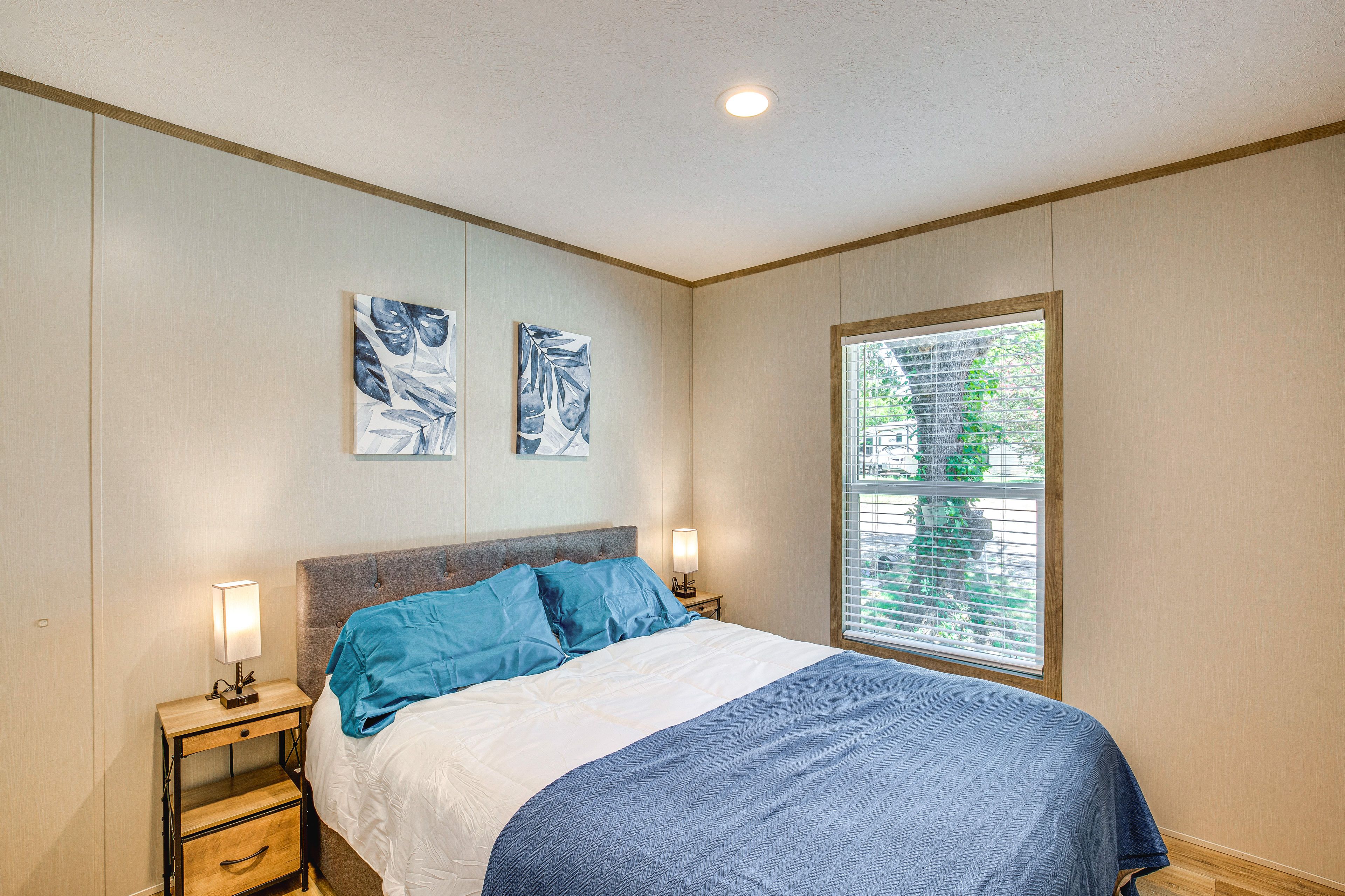 Bedroom 2 | Queen Bed