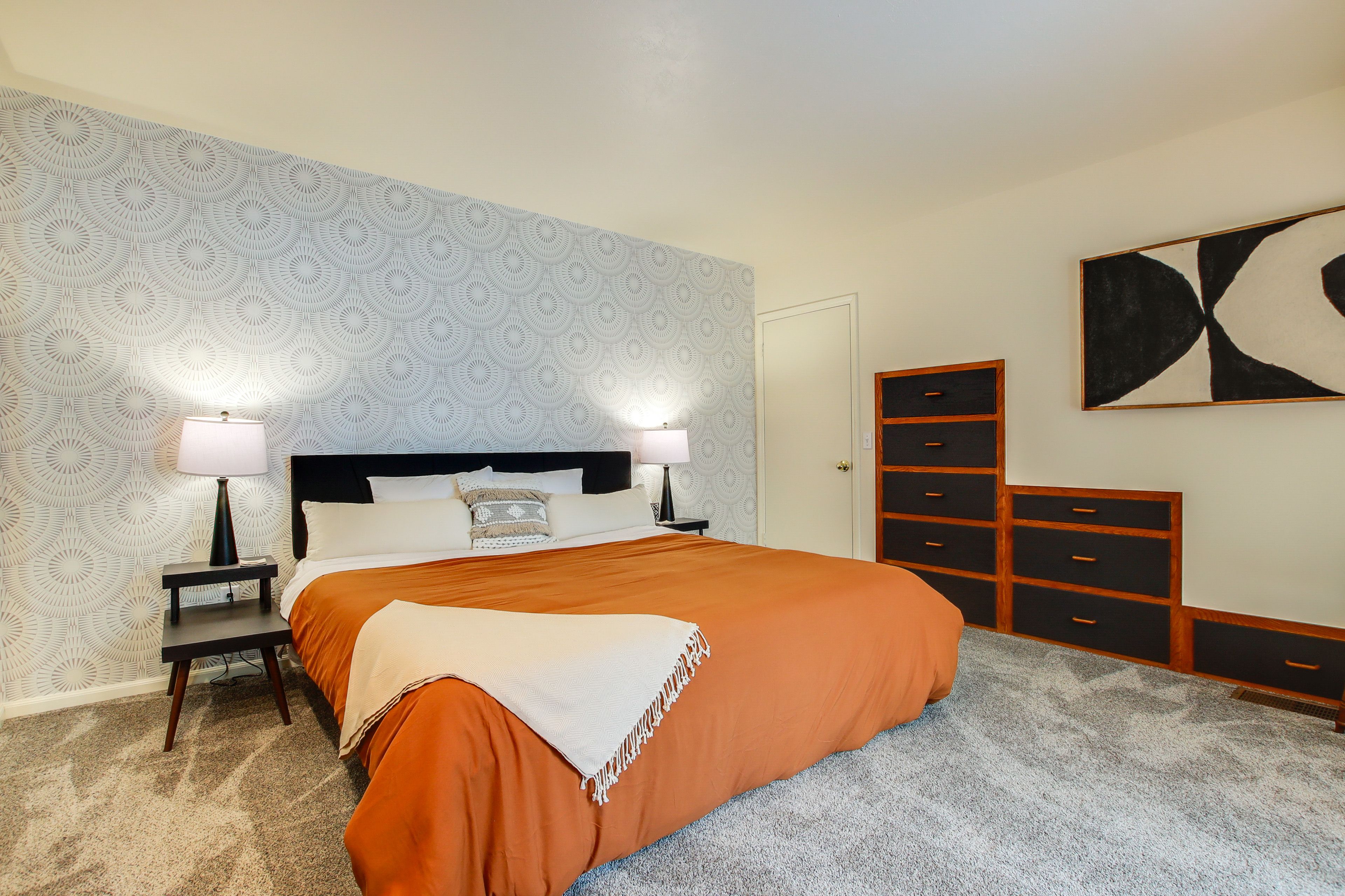 Bedroom 1 | King Bed | Fireplace (Decorative) | 1st Floor