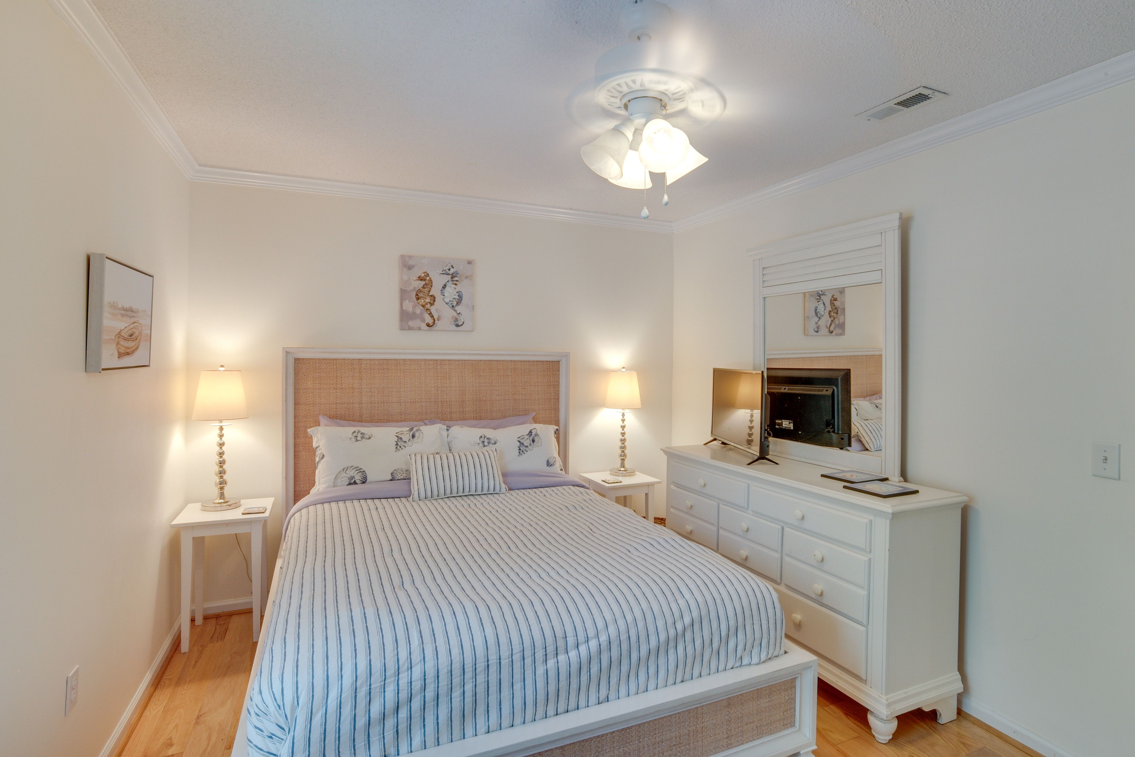 Bedroom Suite 2 | Queen Bed | Main Level
