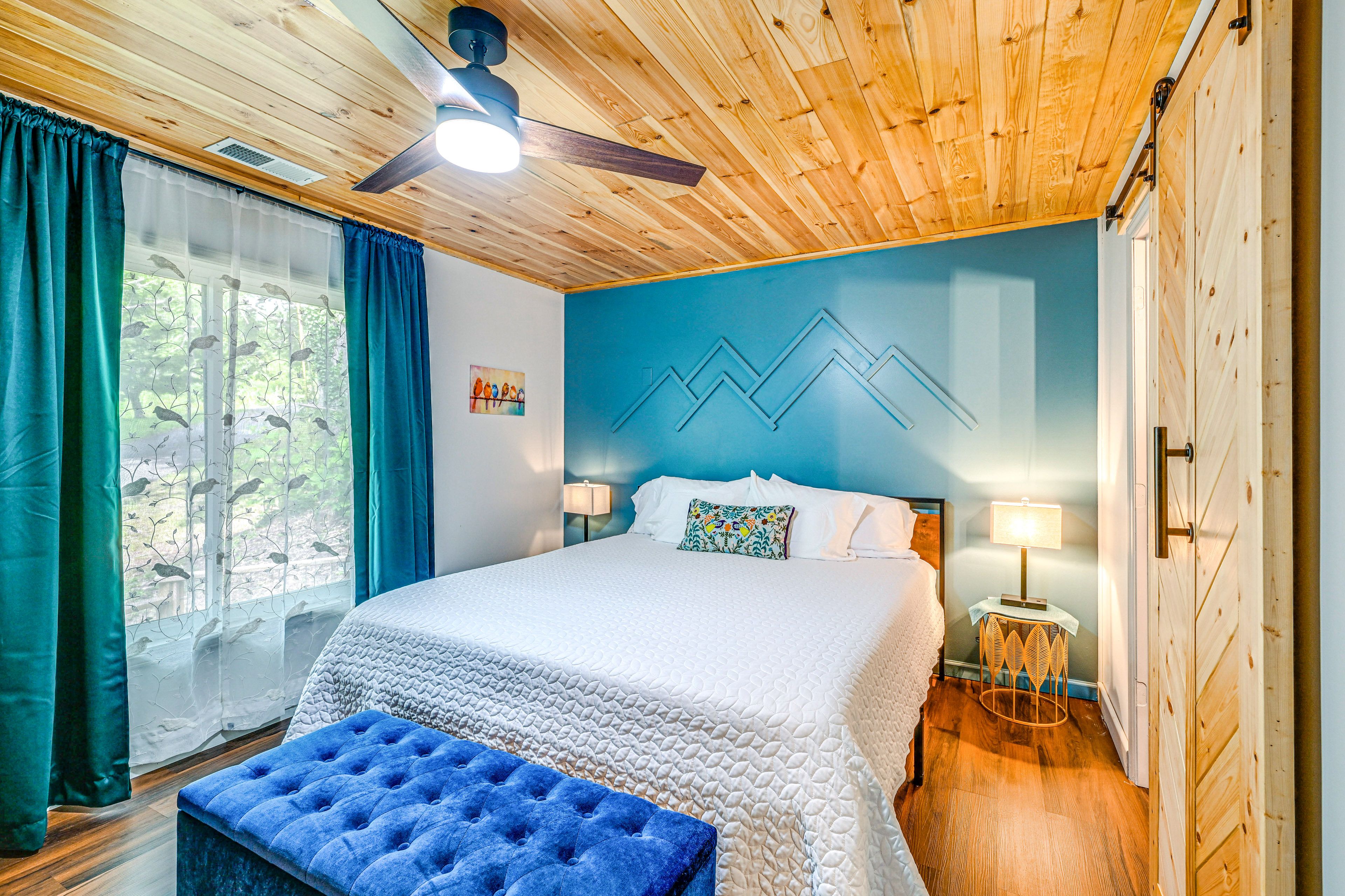 Bedroom 1 | King Bed