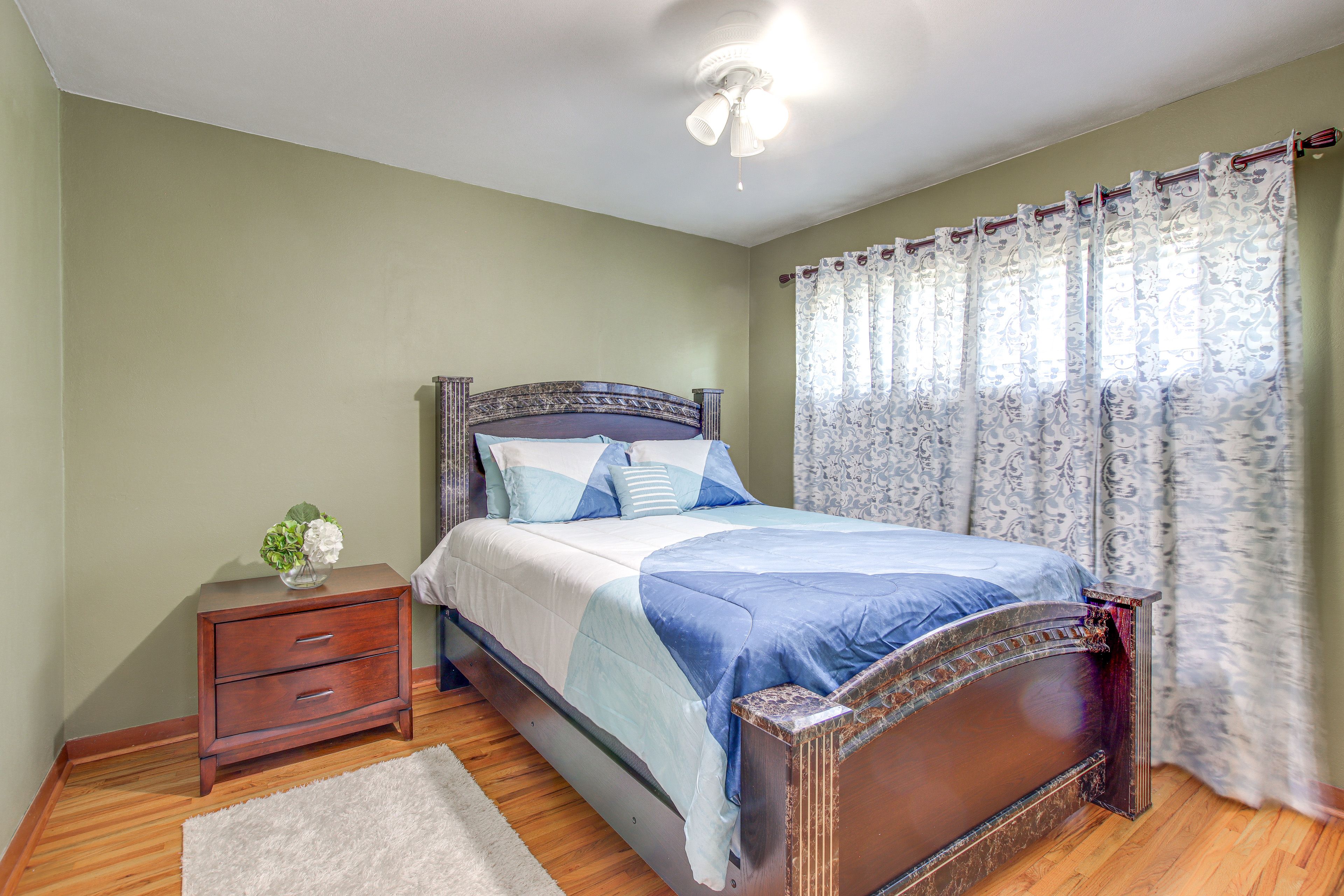 Bedroom 2 | Main Level | Queen Bed | Linens Provided